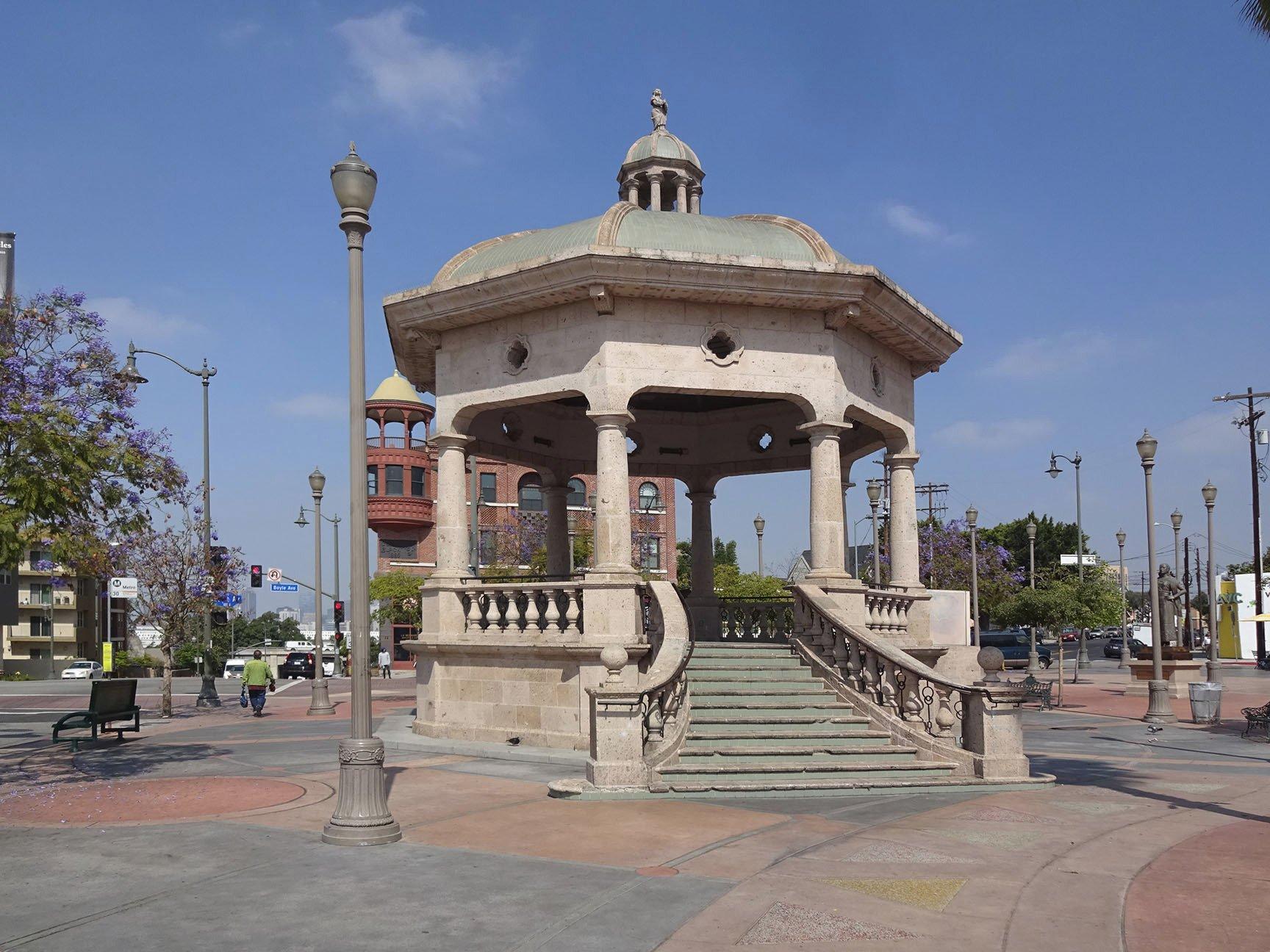 Mariachi Plaza