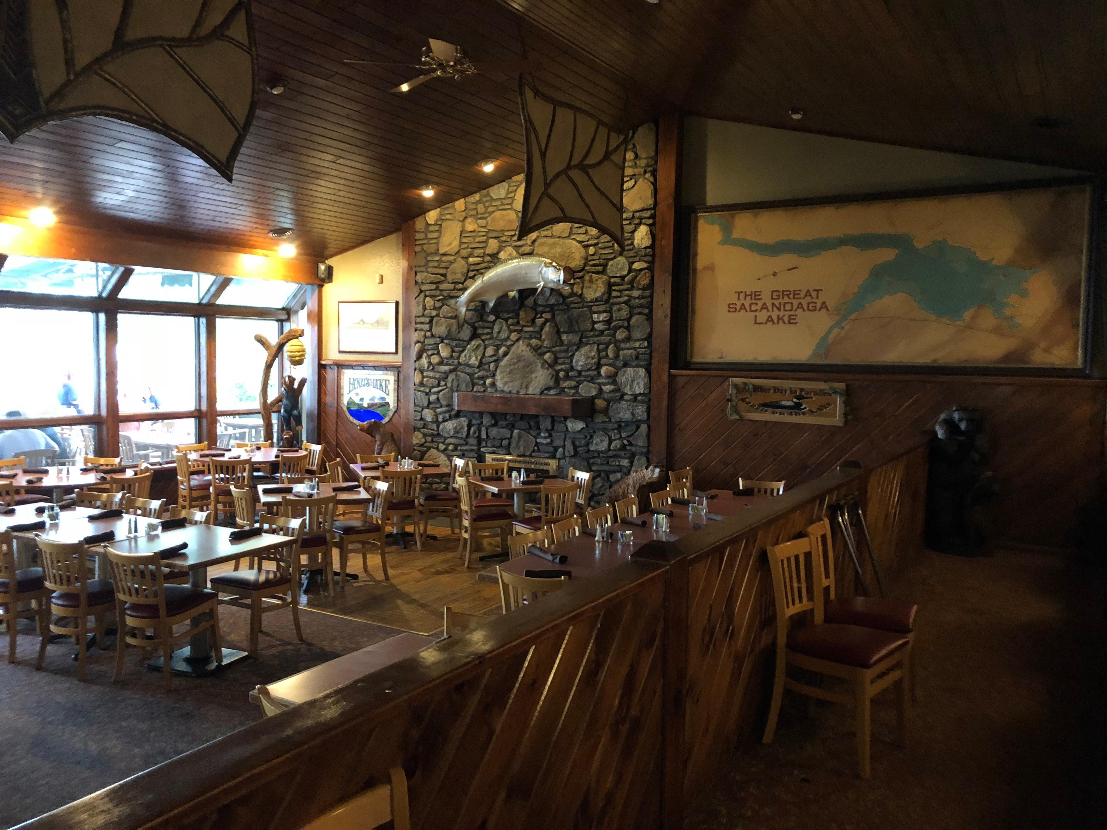 Lanzi's On The Lake Restaurant & Marina