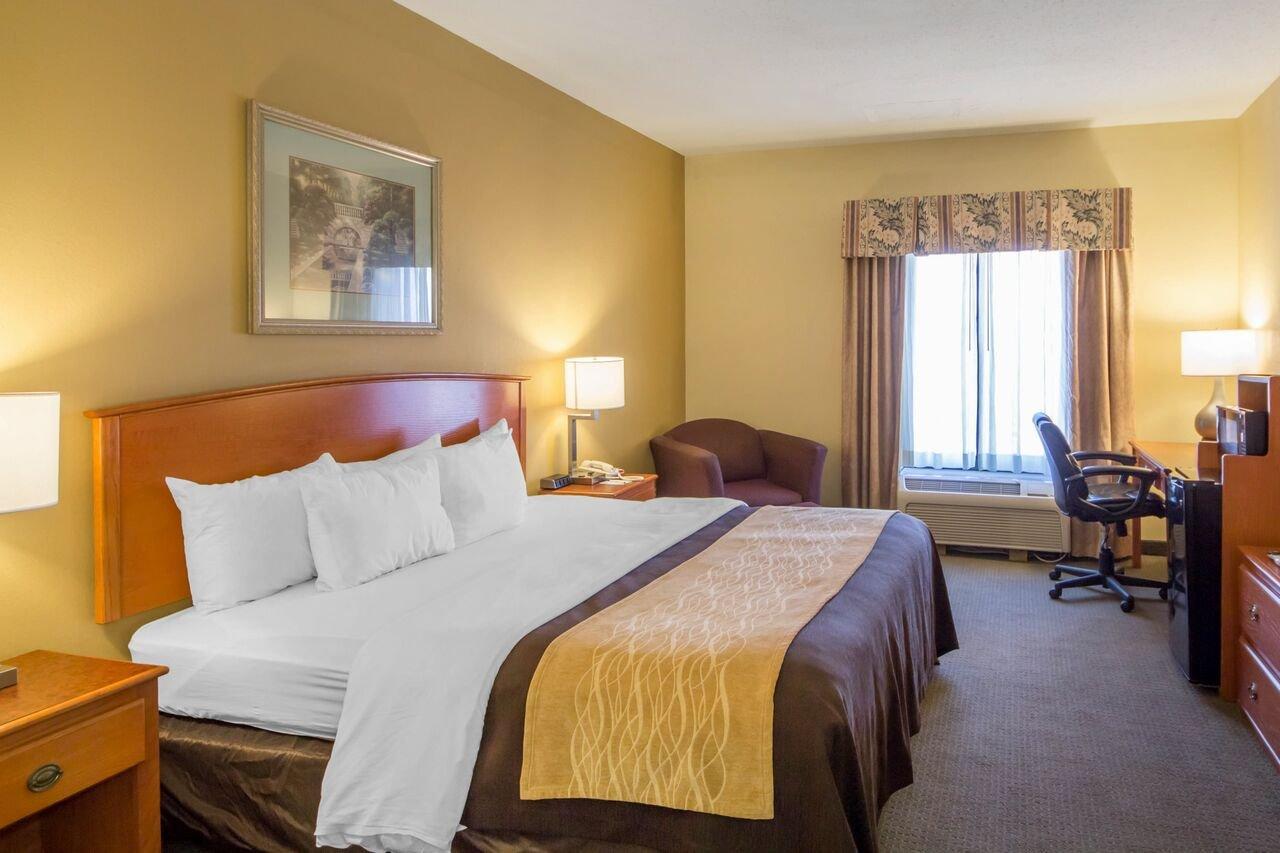 Quality Inn & Suites Midamerica Industrial Park Area