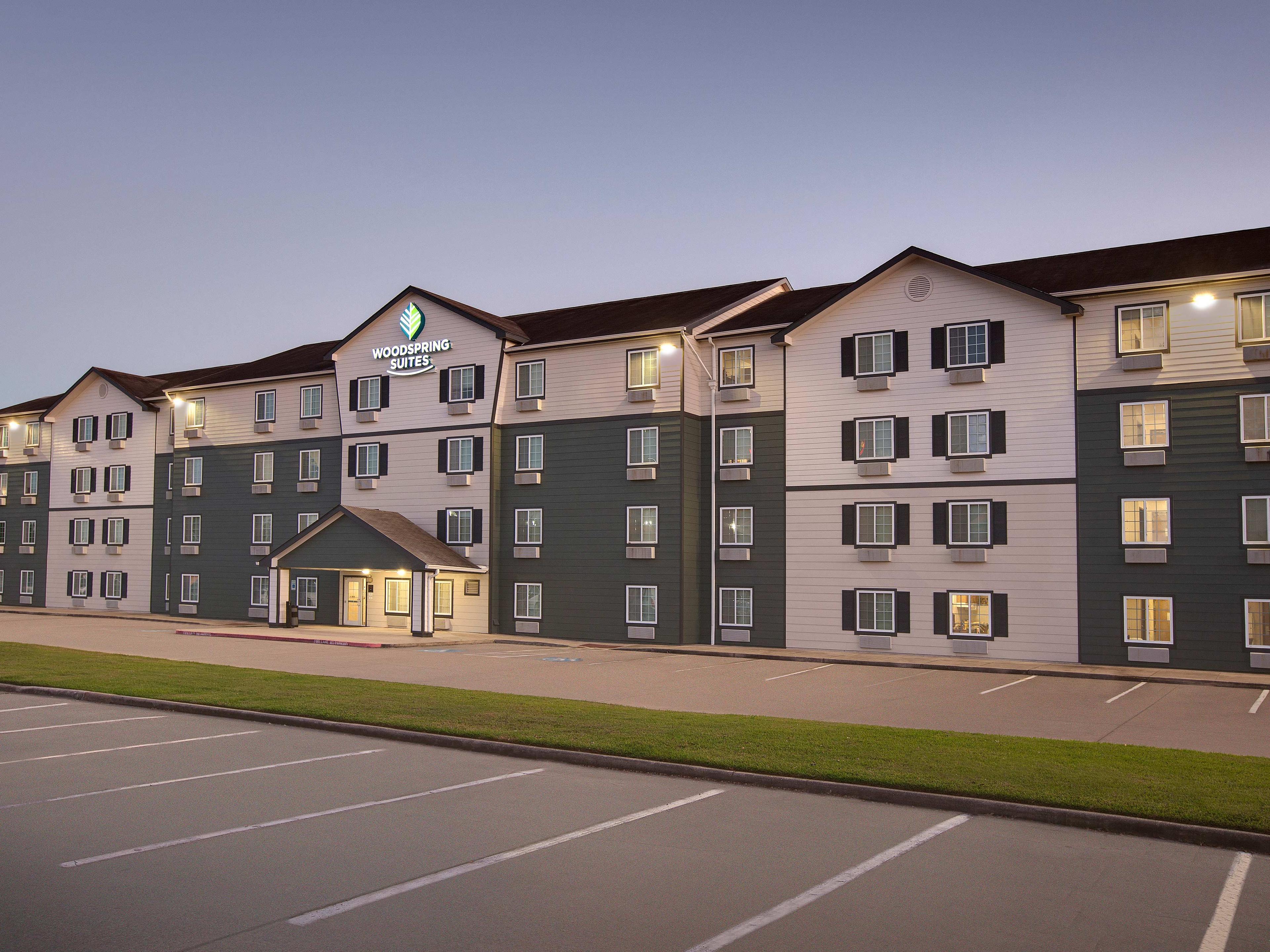 WoodSpring Suites Pharr