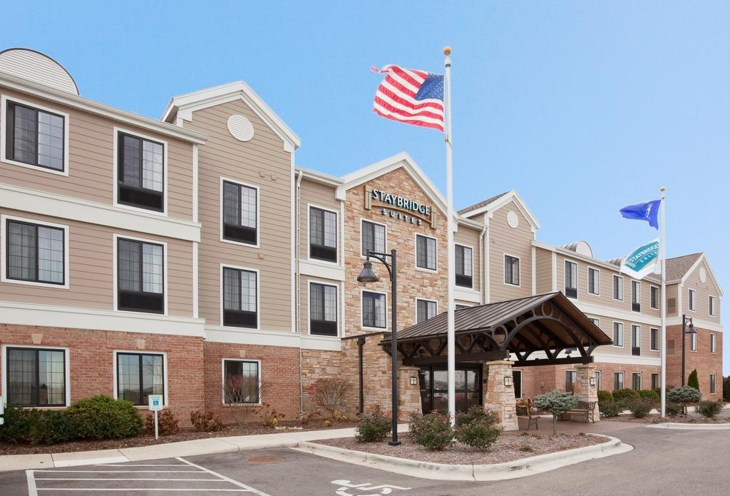 Staybridge Suites Milwaukee West-Oconomowoc, an IHG Hotel