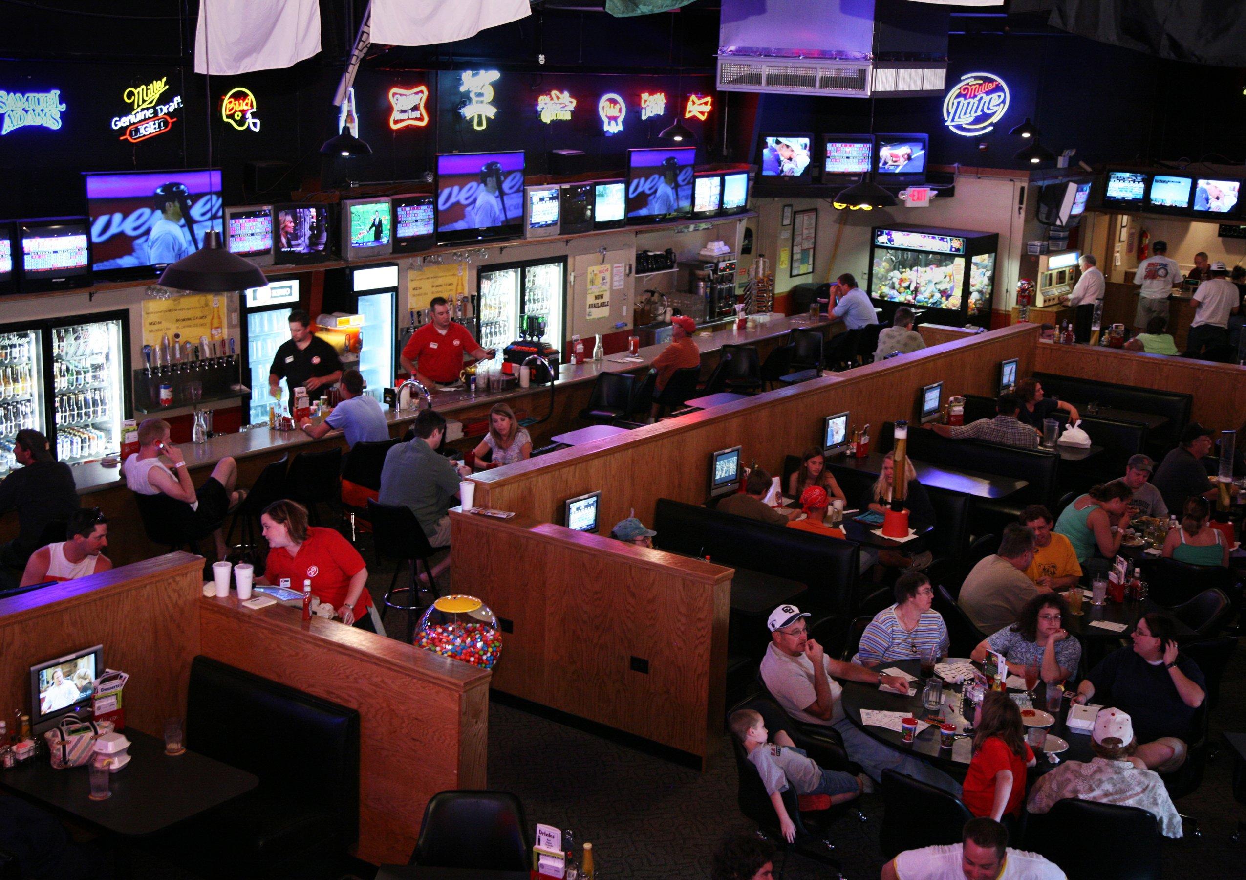 Big Red Restaurant & Sports Bar