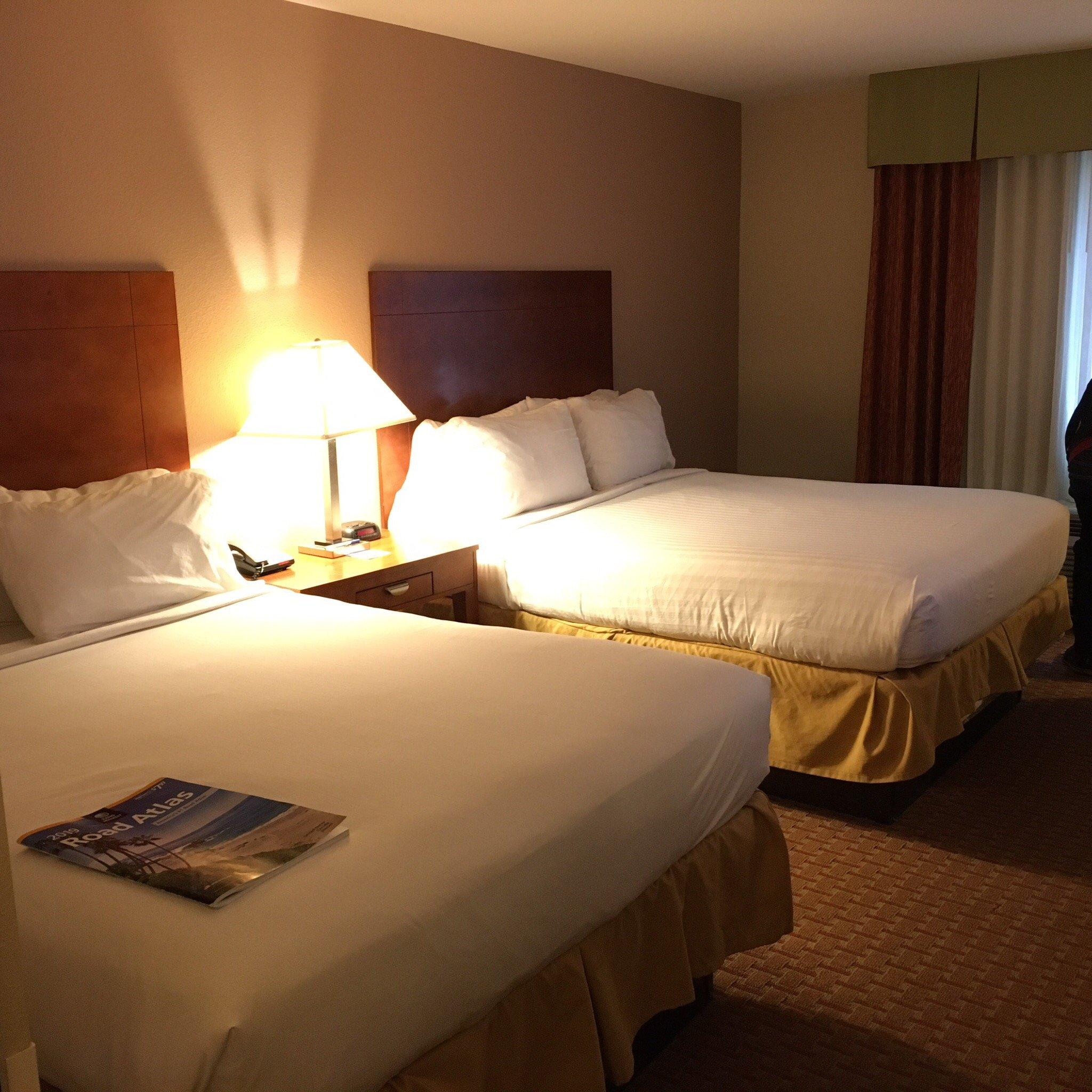 Holiday Inn Express & Suites Niagara Falls, an IHG Hotel