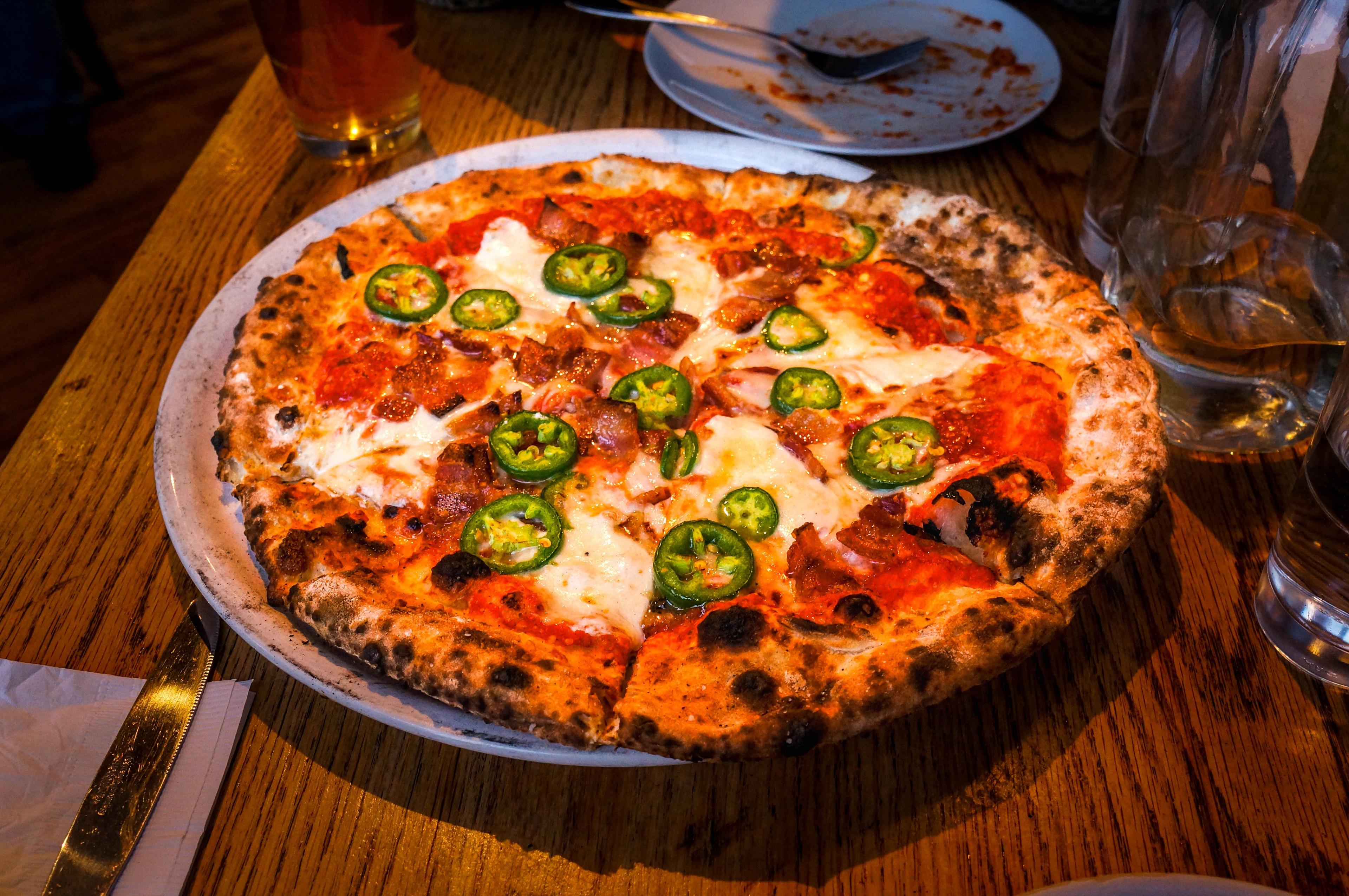 Crosscut Pizzeria and Taphouse