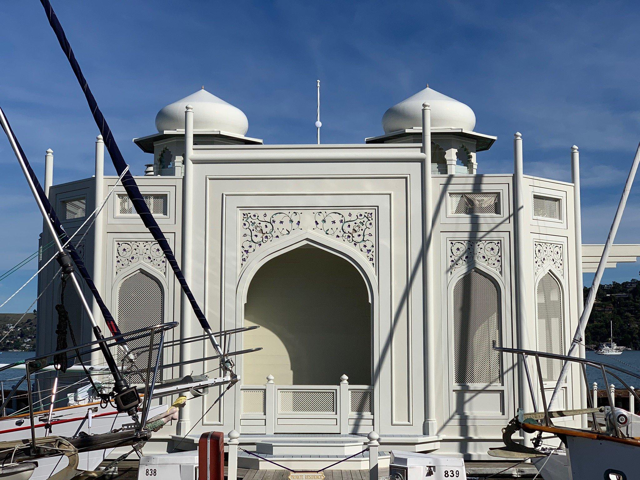 The Taj Mahal Houseboat