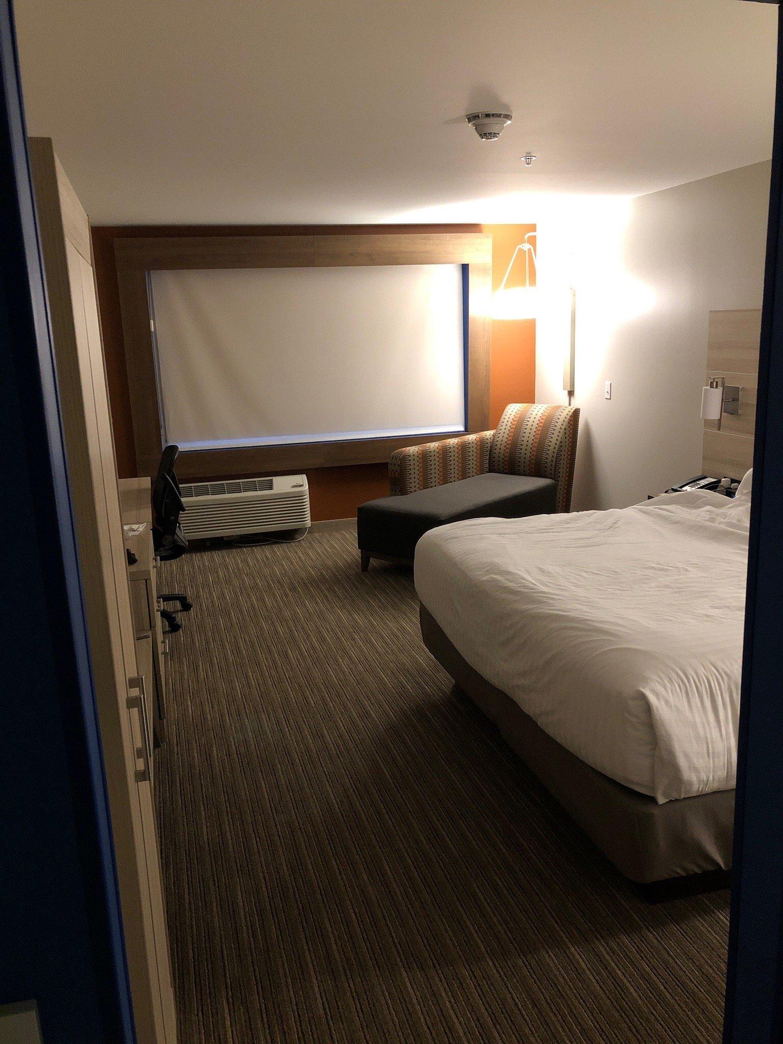 Holiday Inn Express & Suites Alpena - Downtown, an IHG Hotel