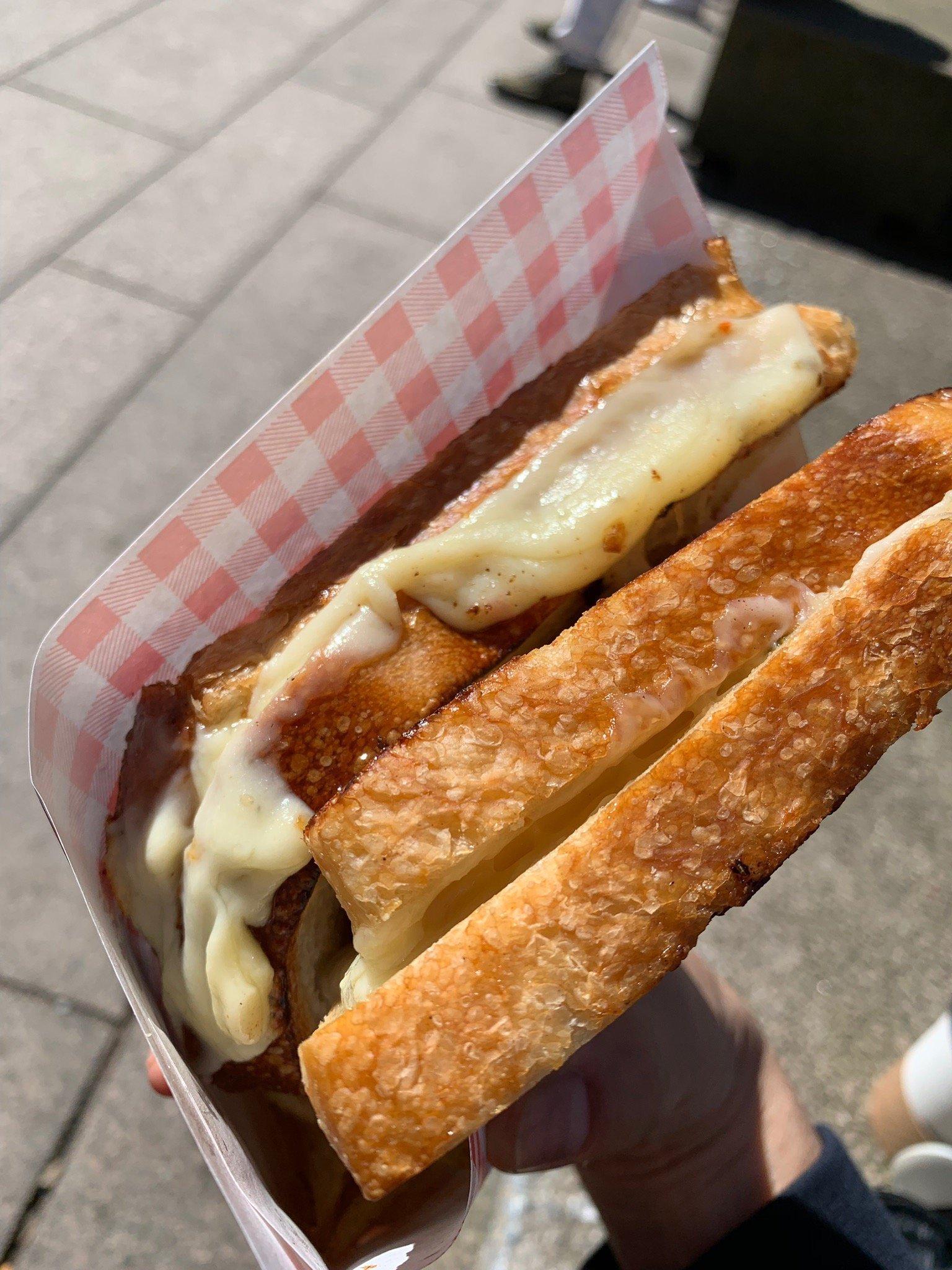 Mom's Grilled Cheese Truck