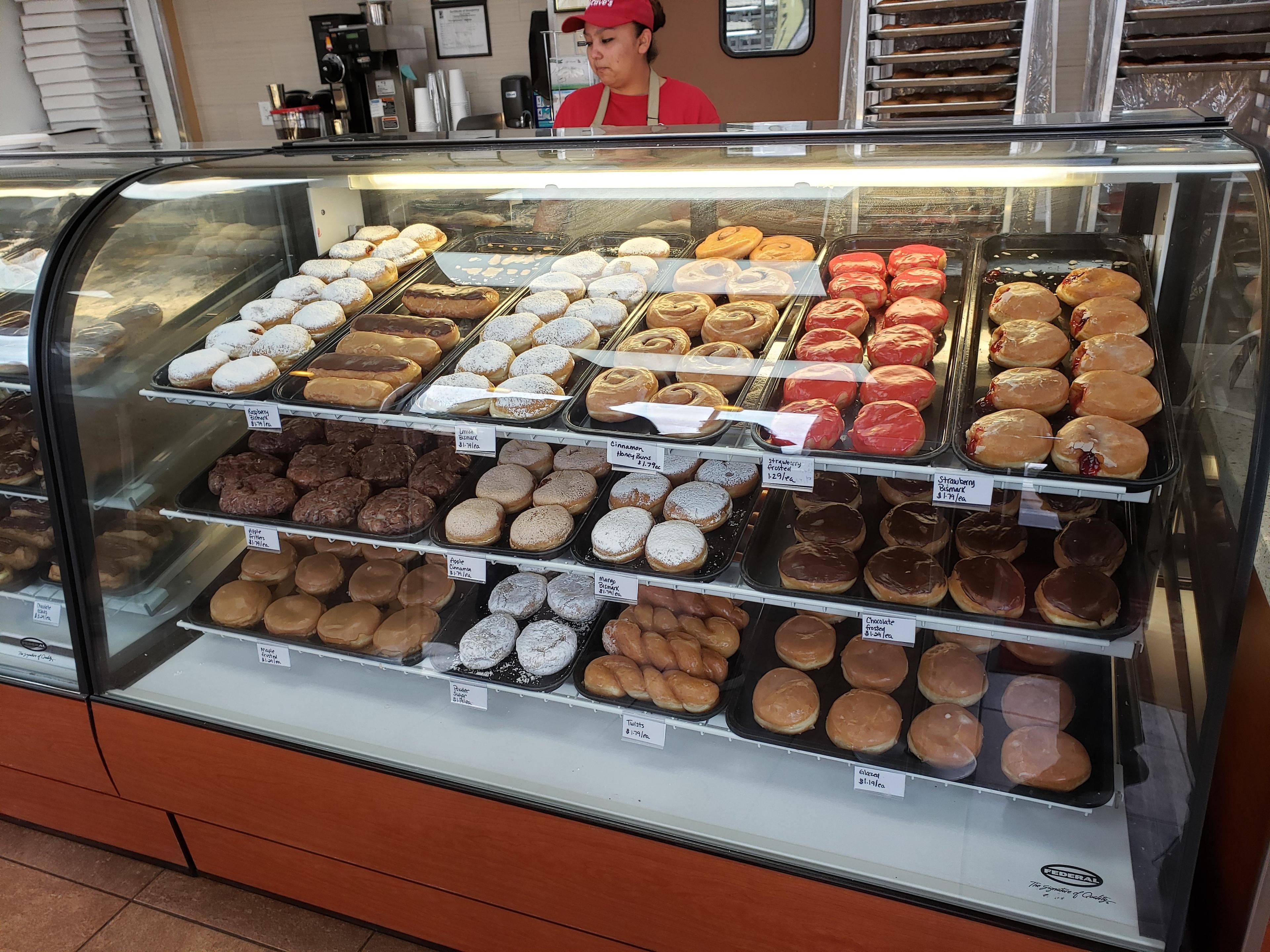 Le Cave's Bakery & Donuts