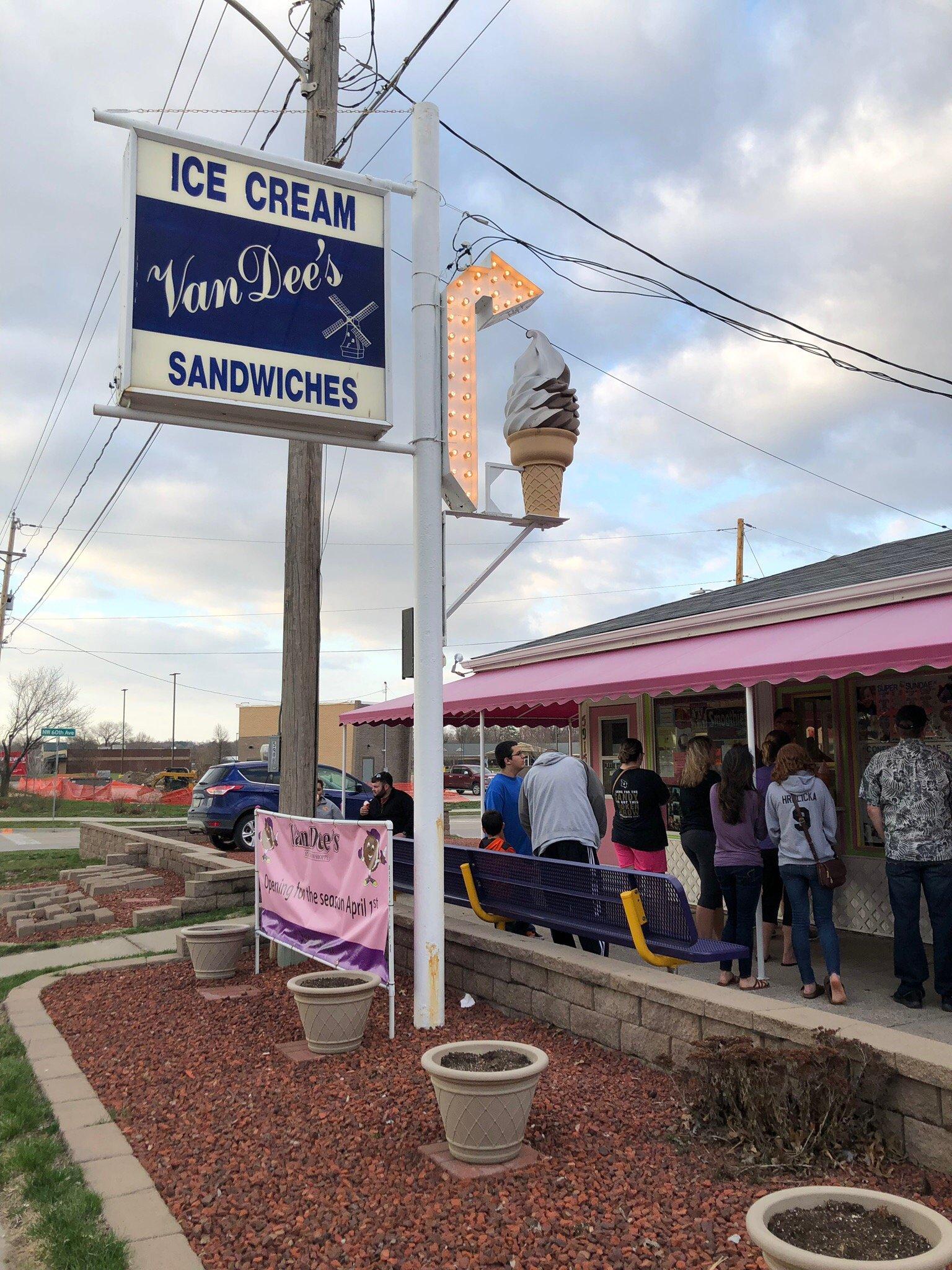 Van Dee's Ice Cream Shoppe