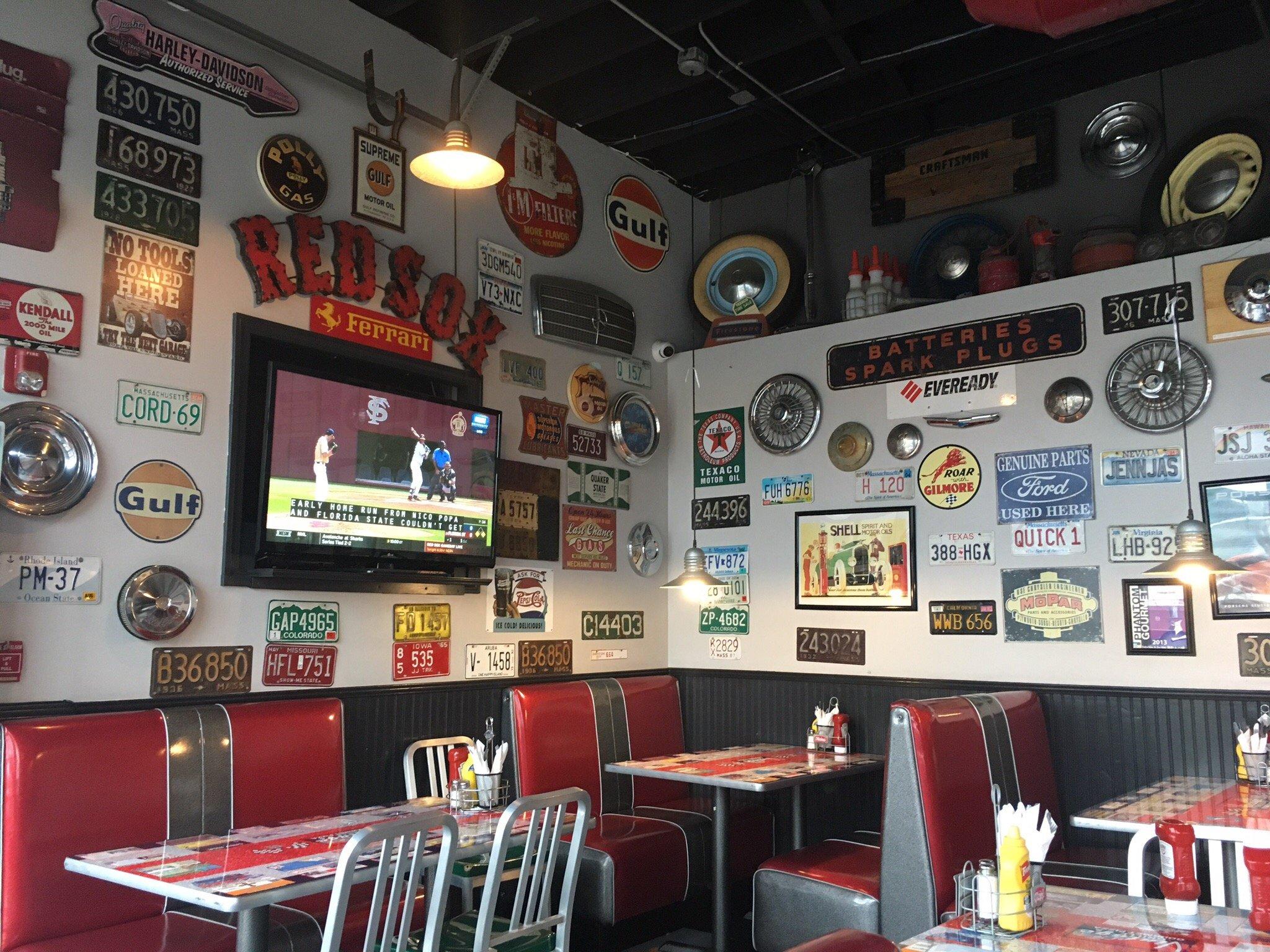 Vintage Grille And Gourmet Pizza