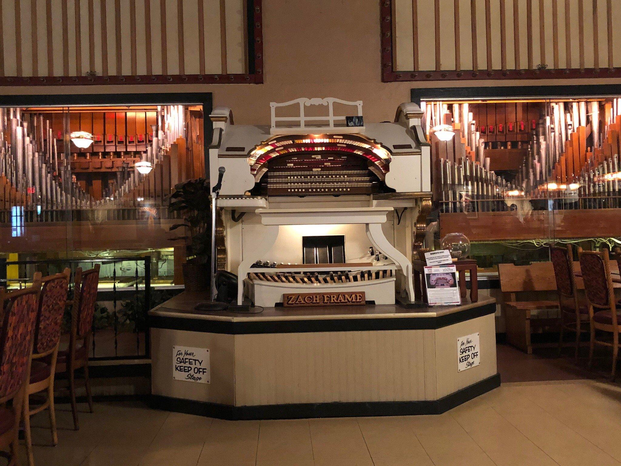 Organ Piper Music Palace