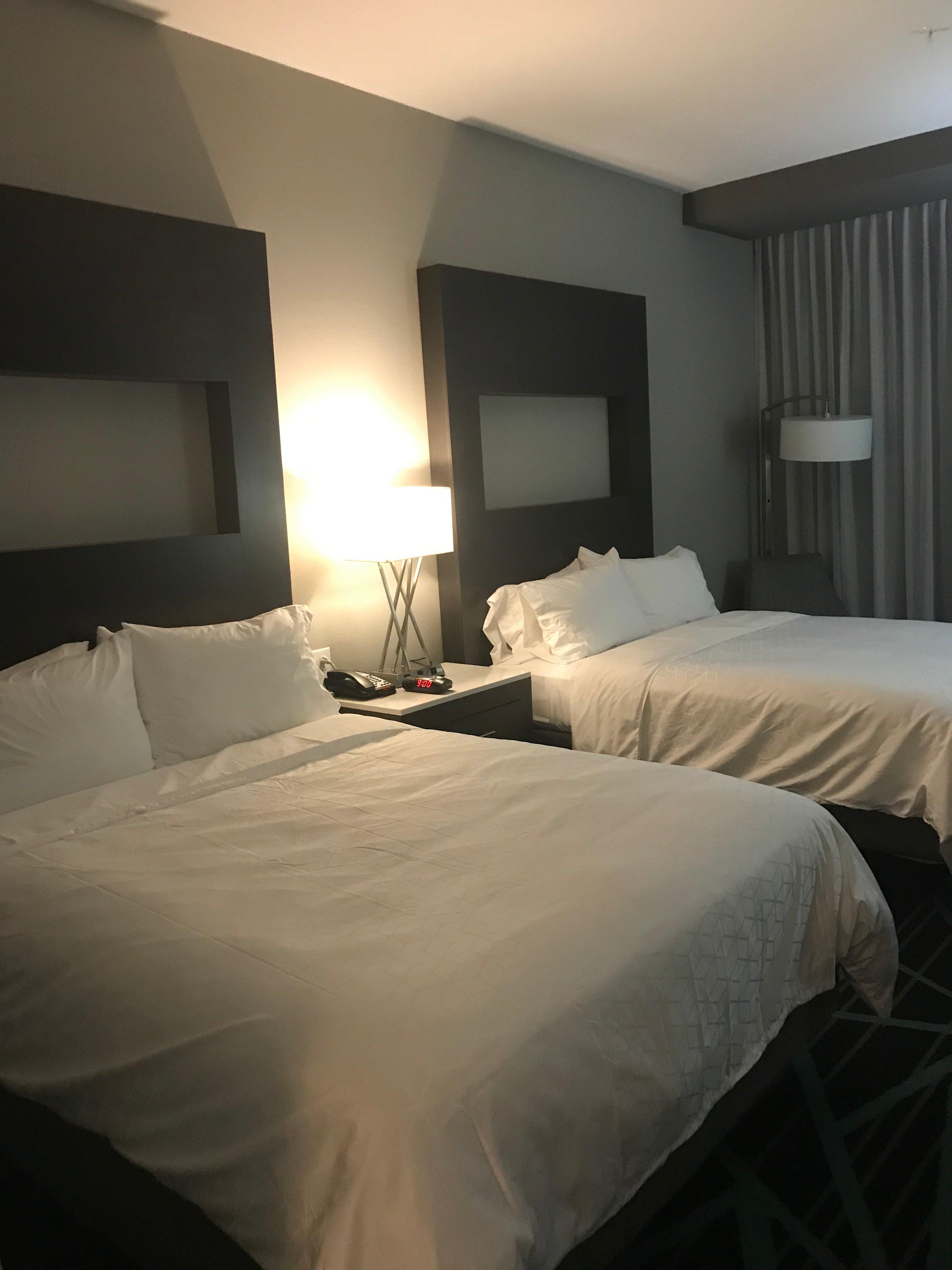 Holiday Inn Express & Suites Charlotte Airport, an IHG Hotel