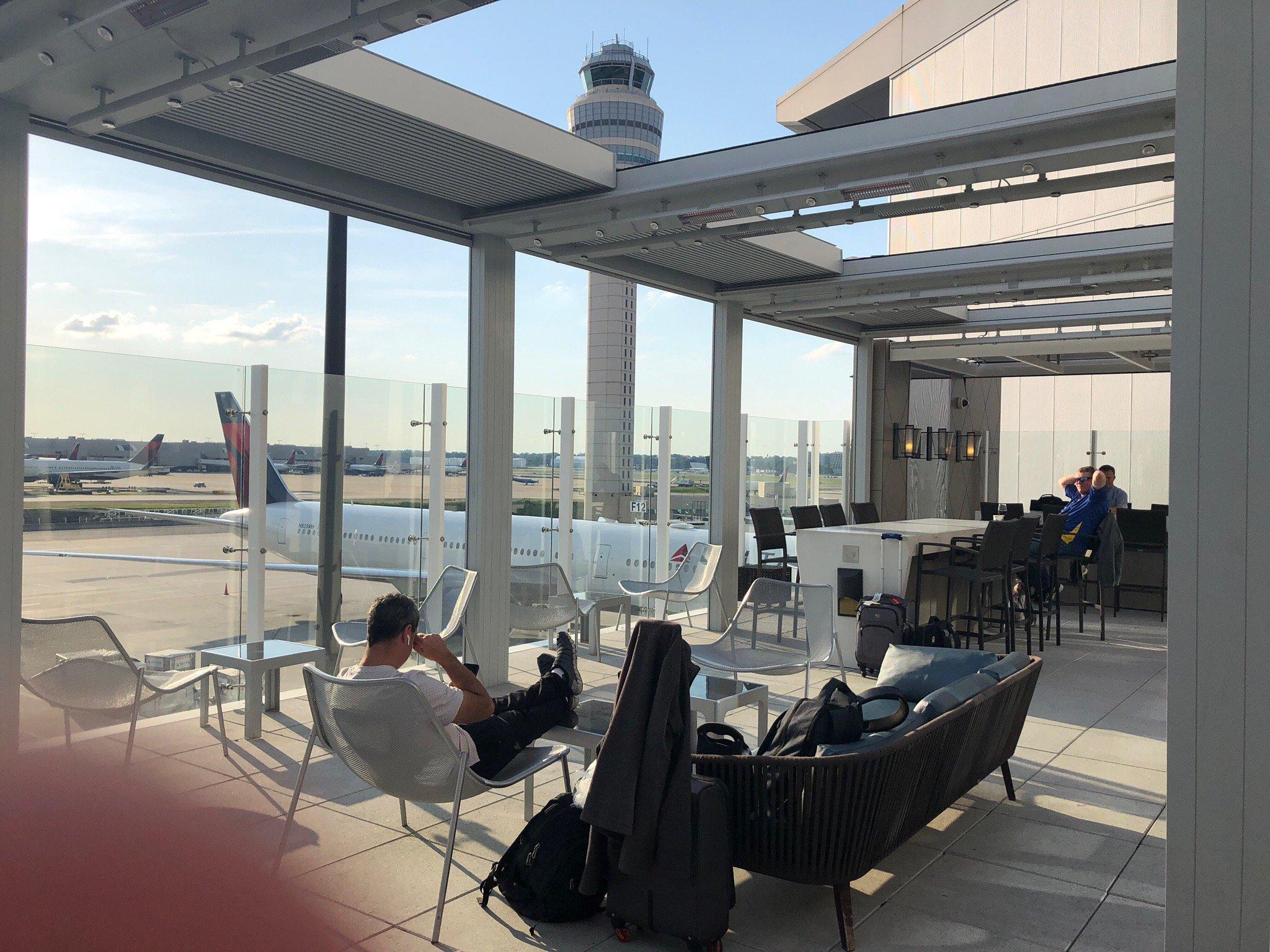 Delta Sky Club - Concourse F