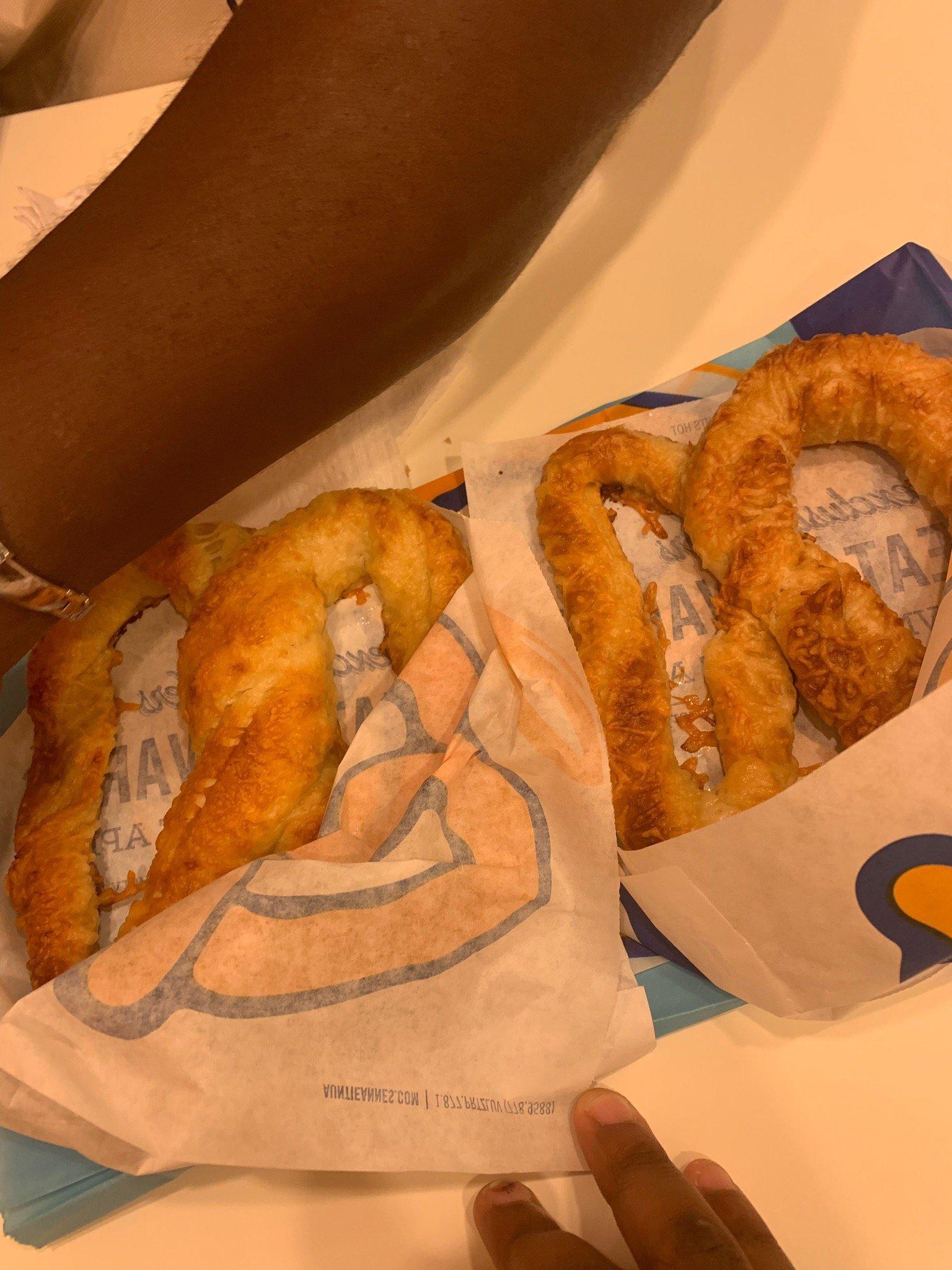 Auntie Anne's - Closed