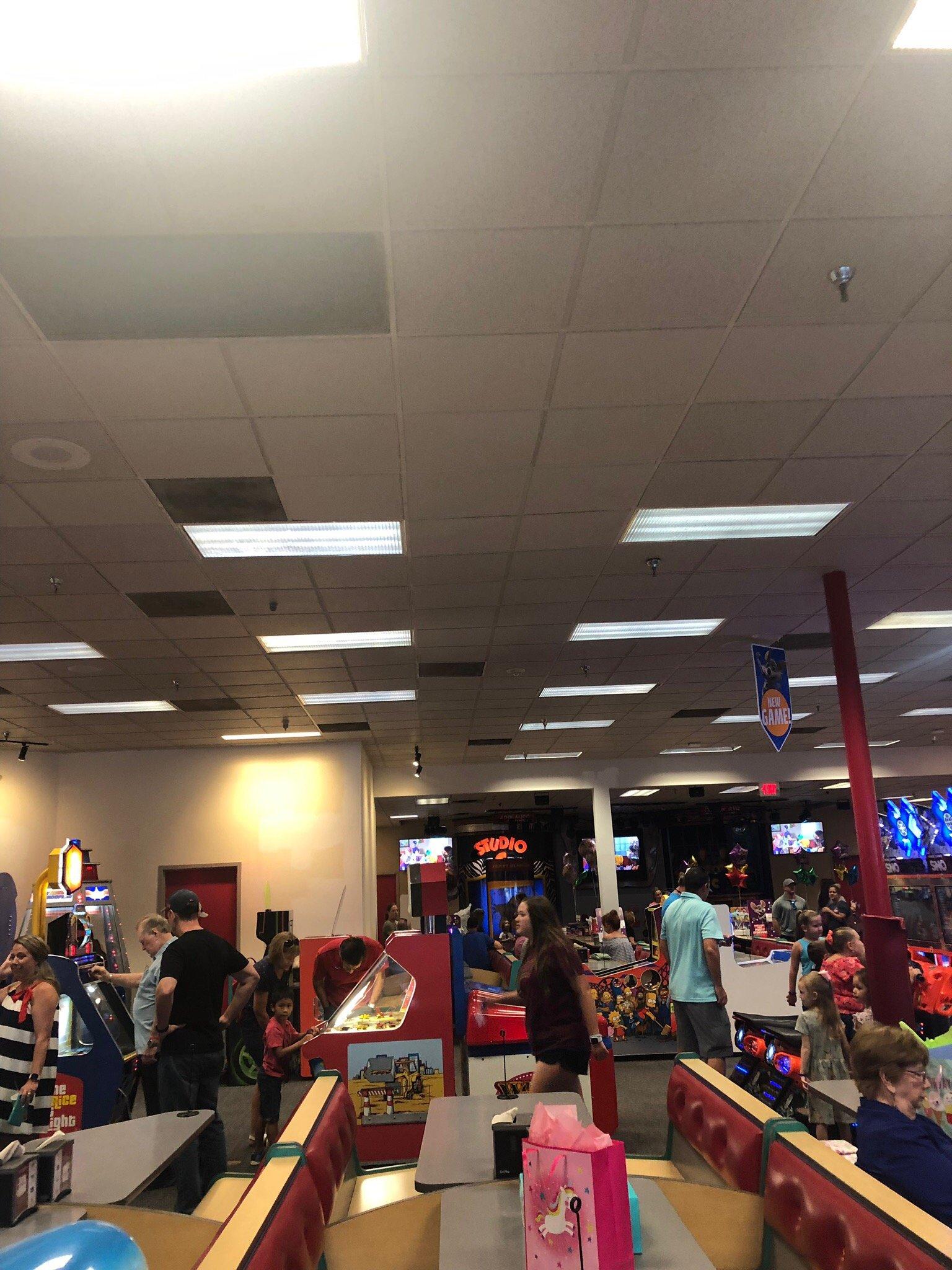 Chuck E Cheese's