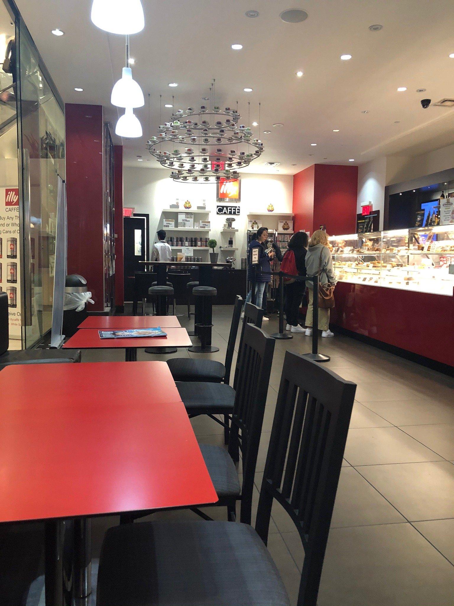 Espressamente Illy Toronto