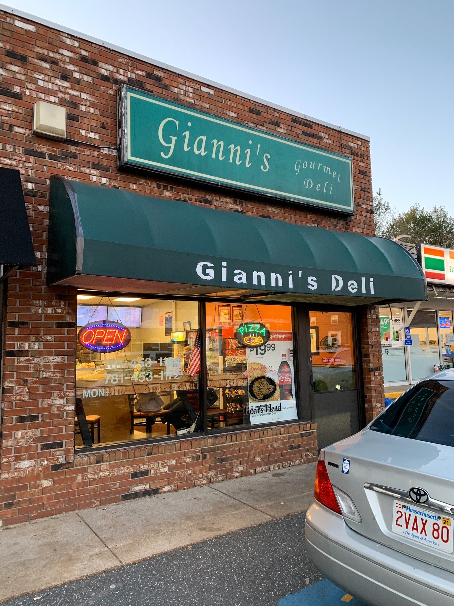 Gianni's Deli