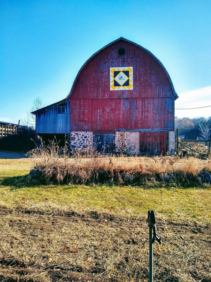 John and Lorraine's Hobby Honey Farm