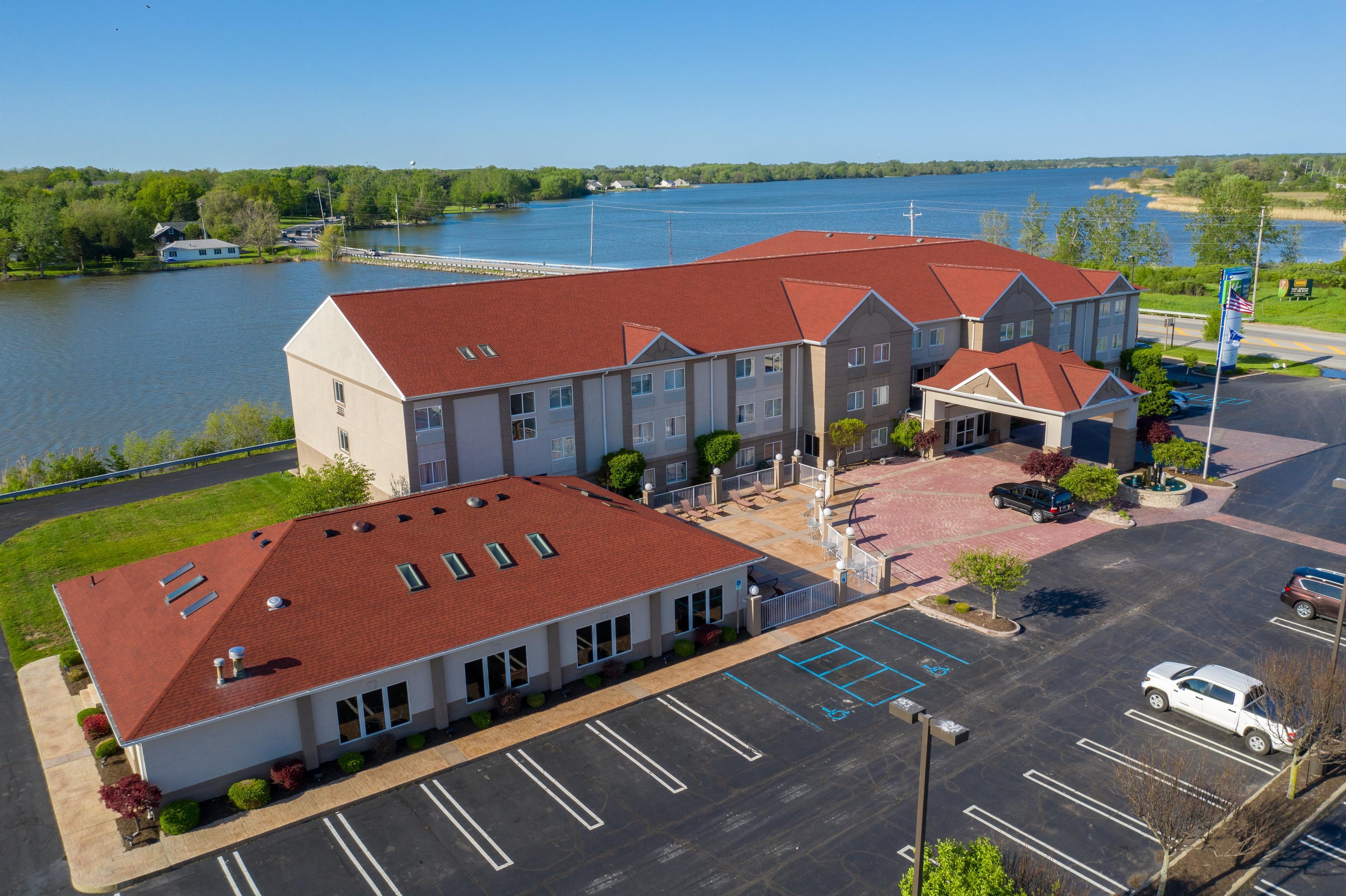 Holiday Inn Express & Suites Port Clinton-Catawba Island, an IHG Hotel