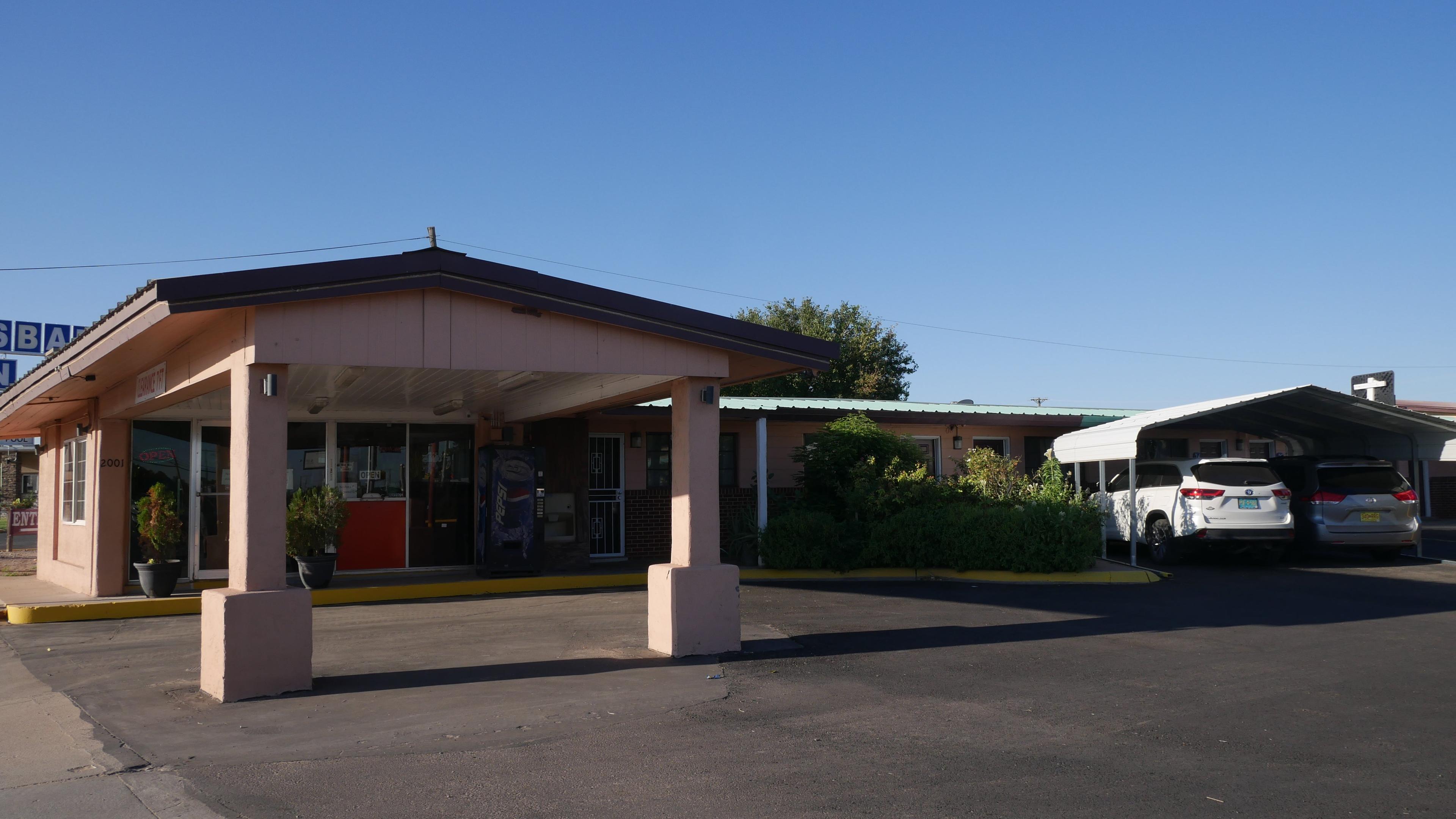 Royal Manor Motel