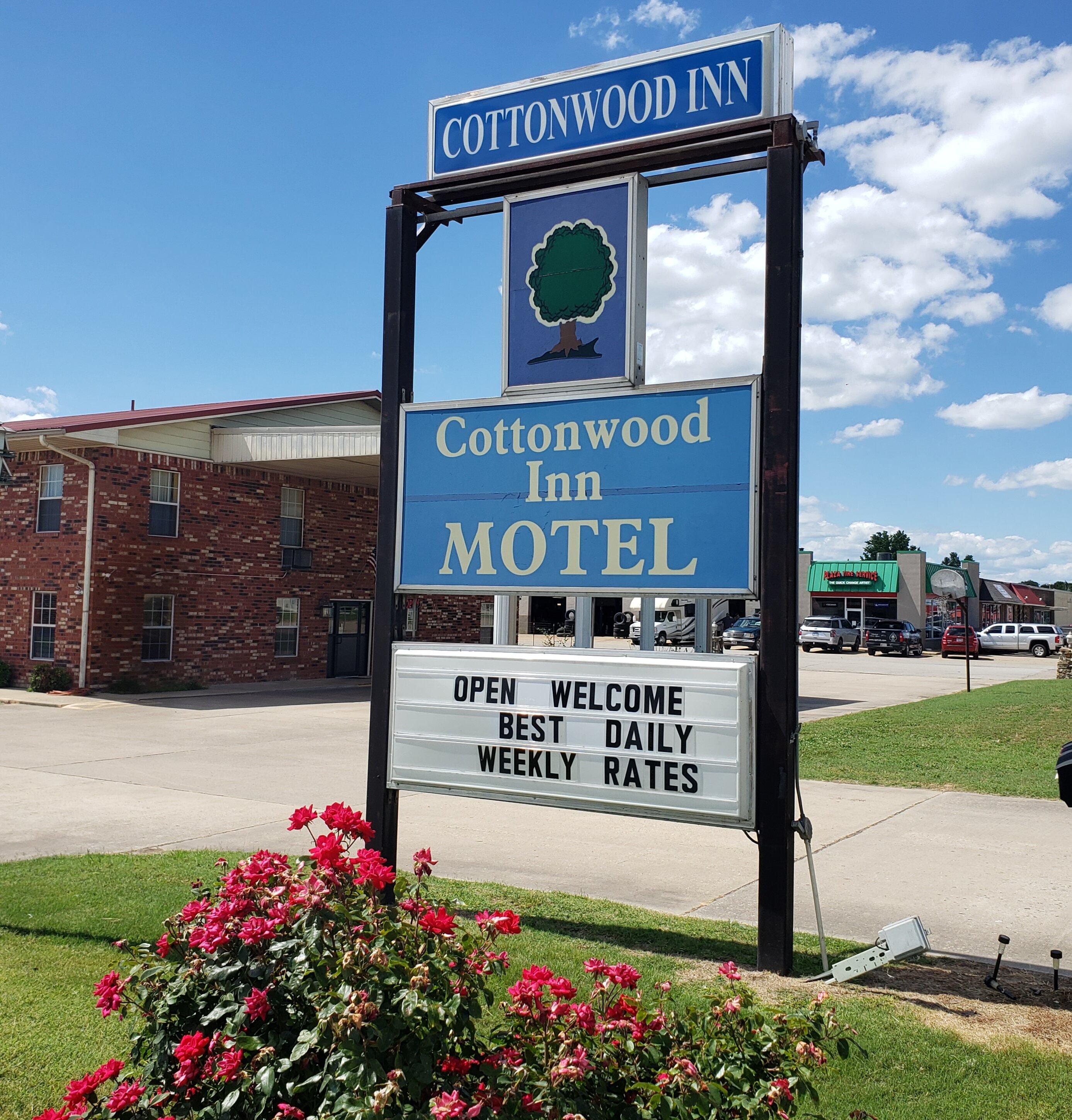 Cottonwood Inn