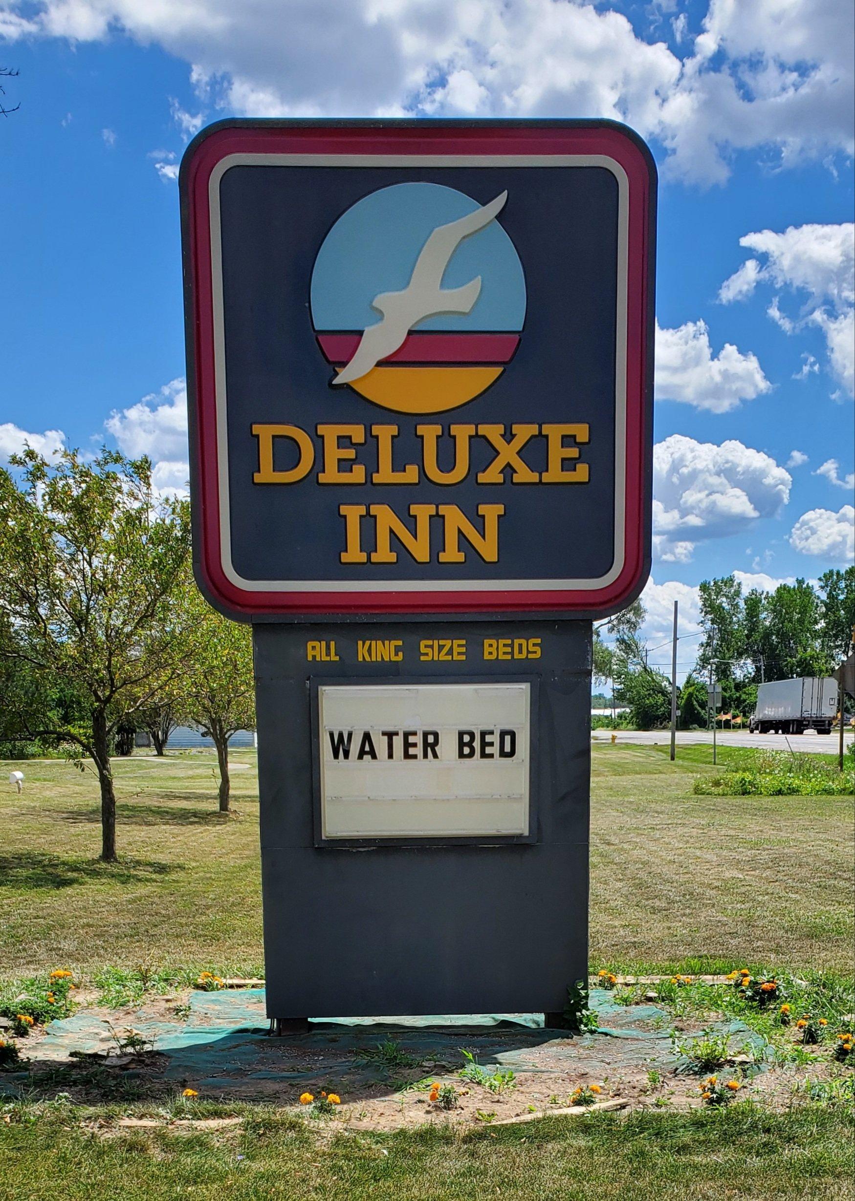 Deluxe Inn