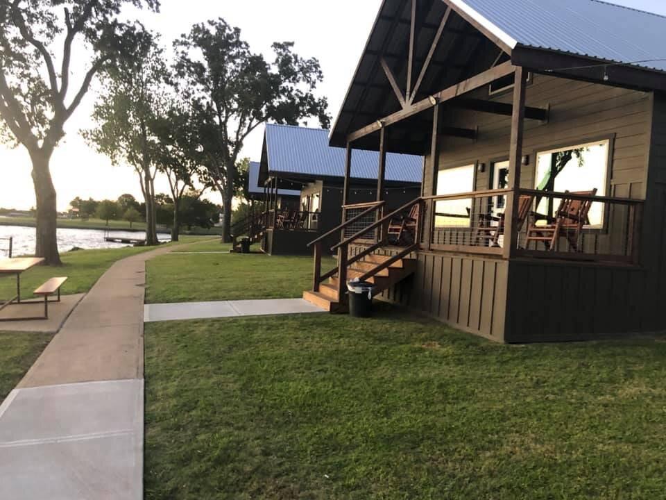 Open Water Lodge & Cabins