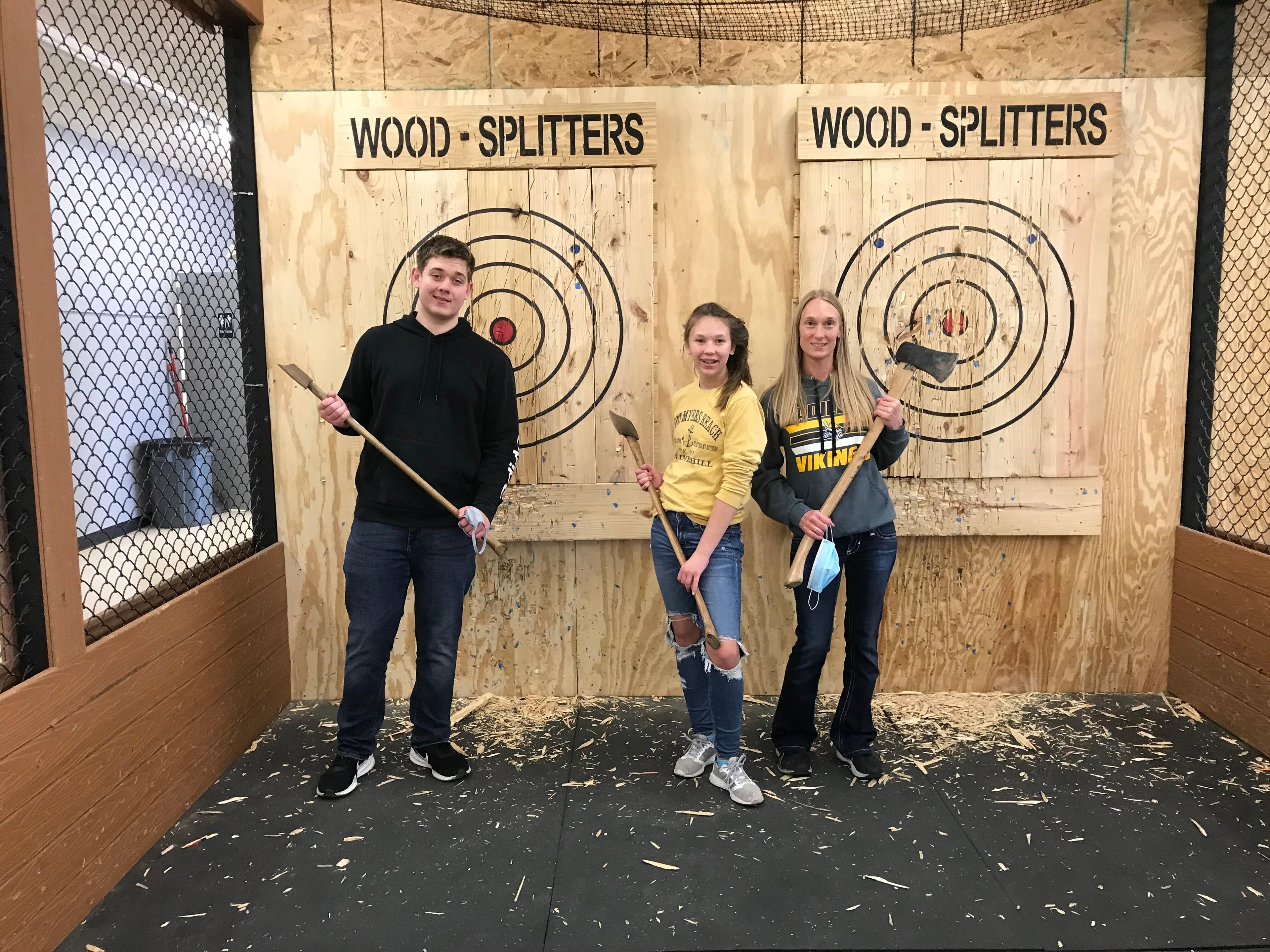 Wood-Splitters Axe Throwing