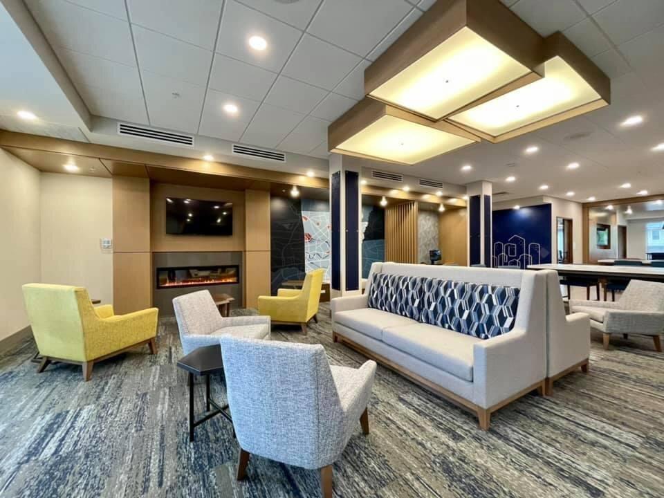 Holiday Inn Express & Suites Ft. Smith - Airport, an IHG Hotel