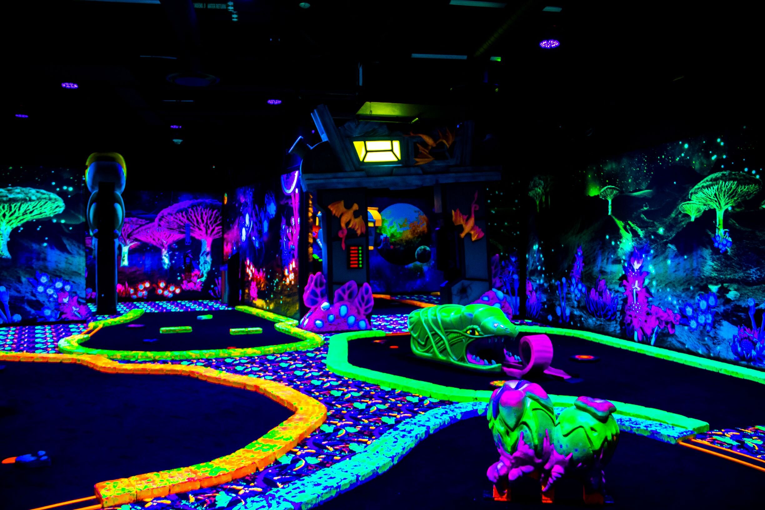 Blacklight Mini Golf at American Dream