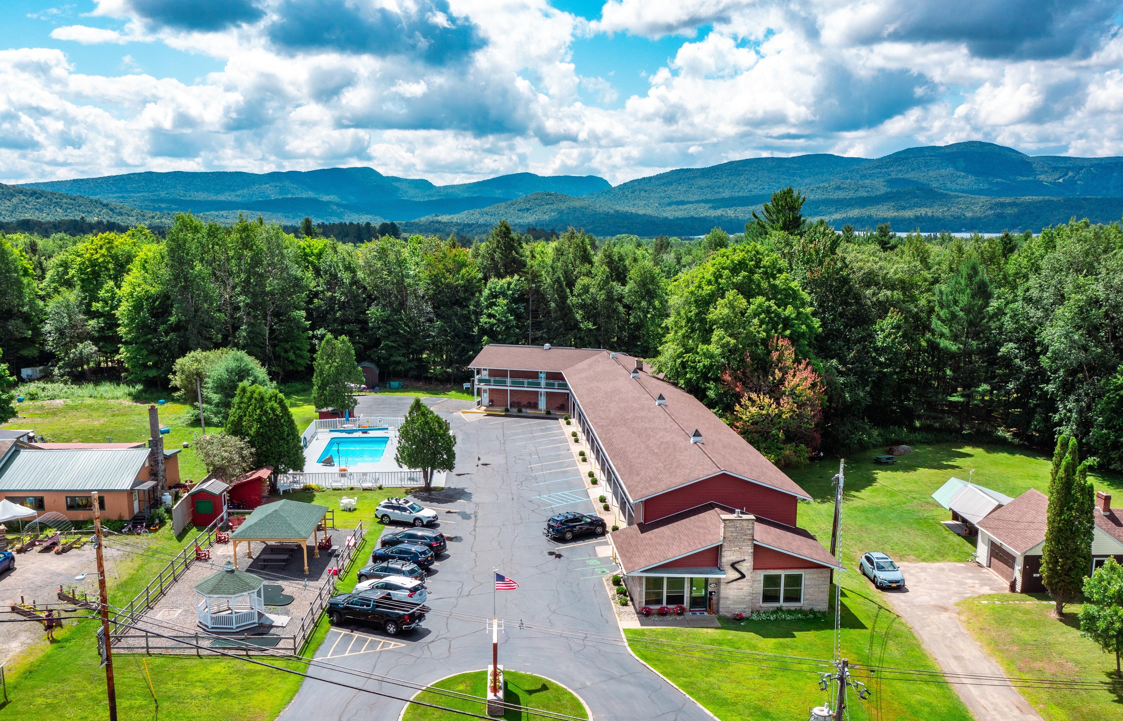 Shaheen's Adirondack Inn