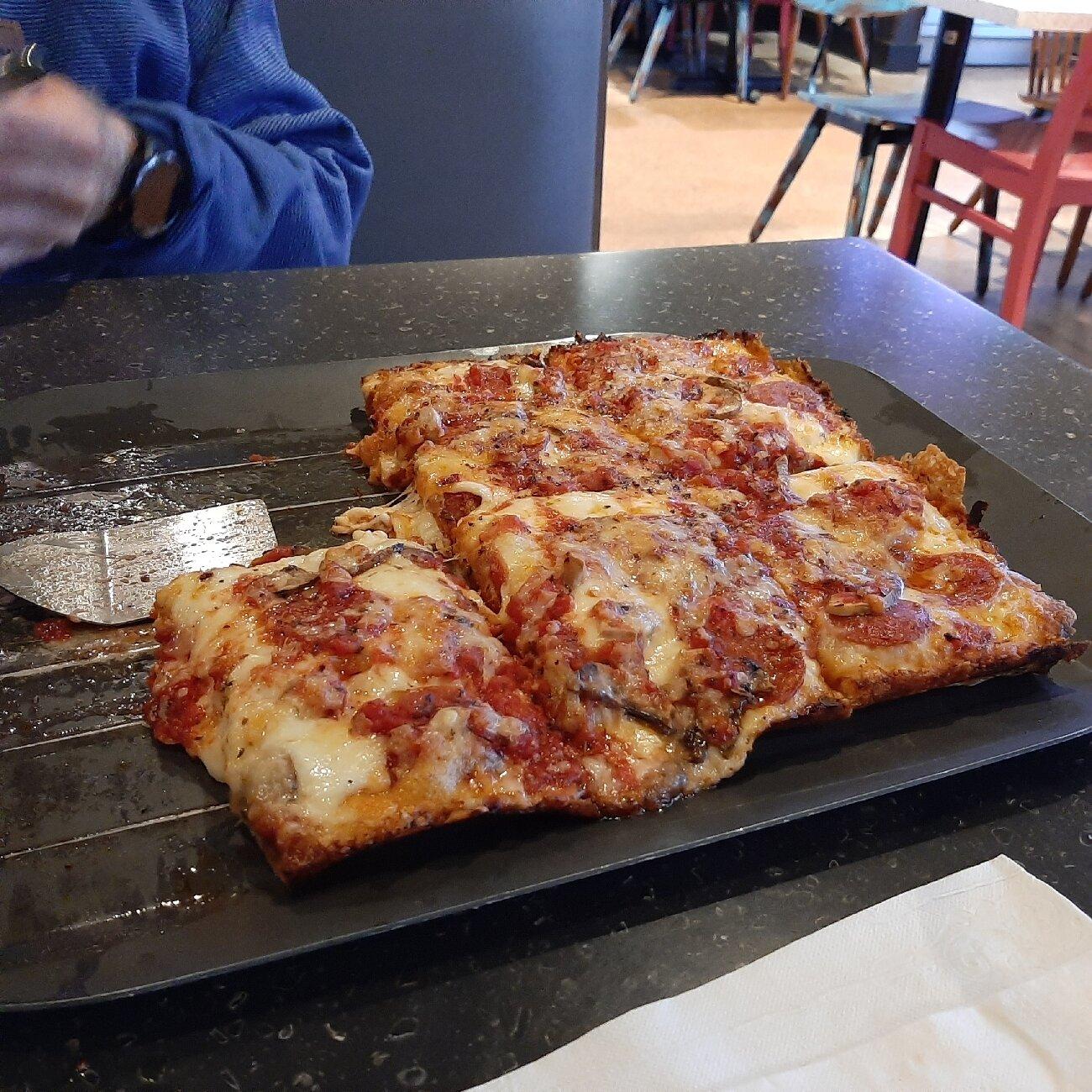 Buddy's Pizza