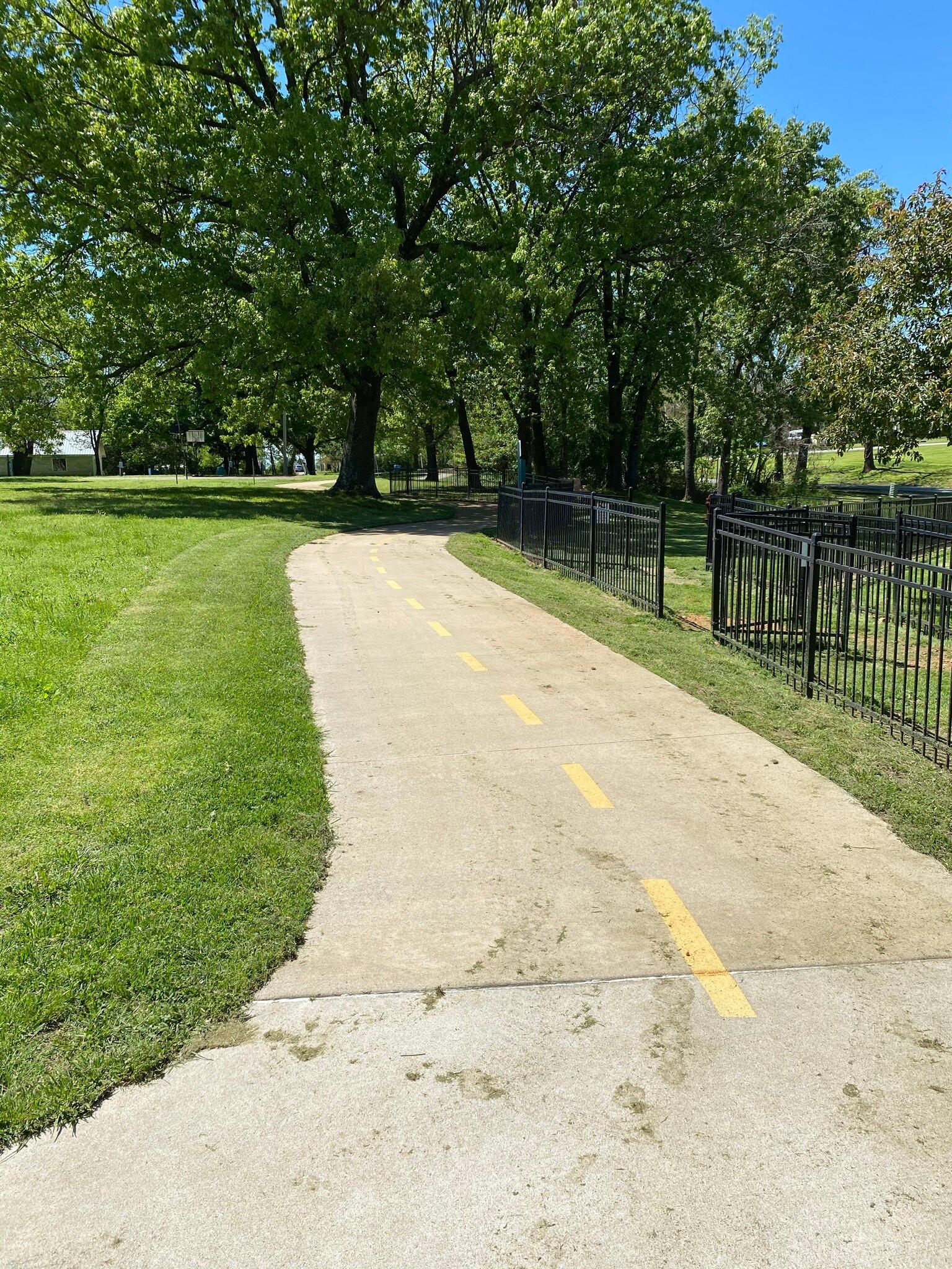 Walk/bike Main Loop Trail