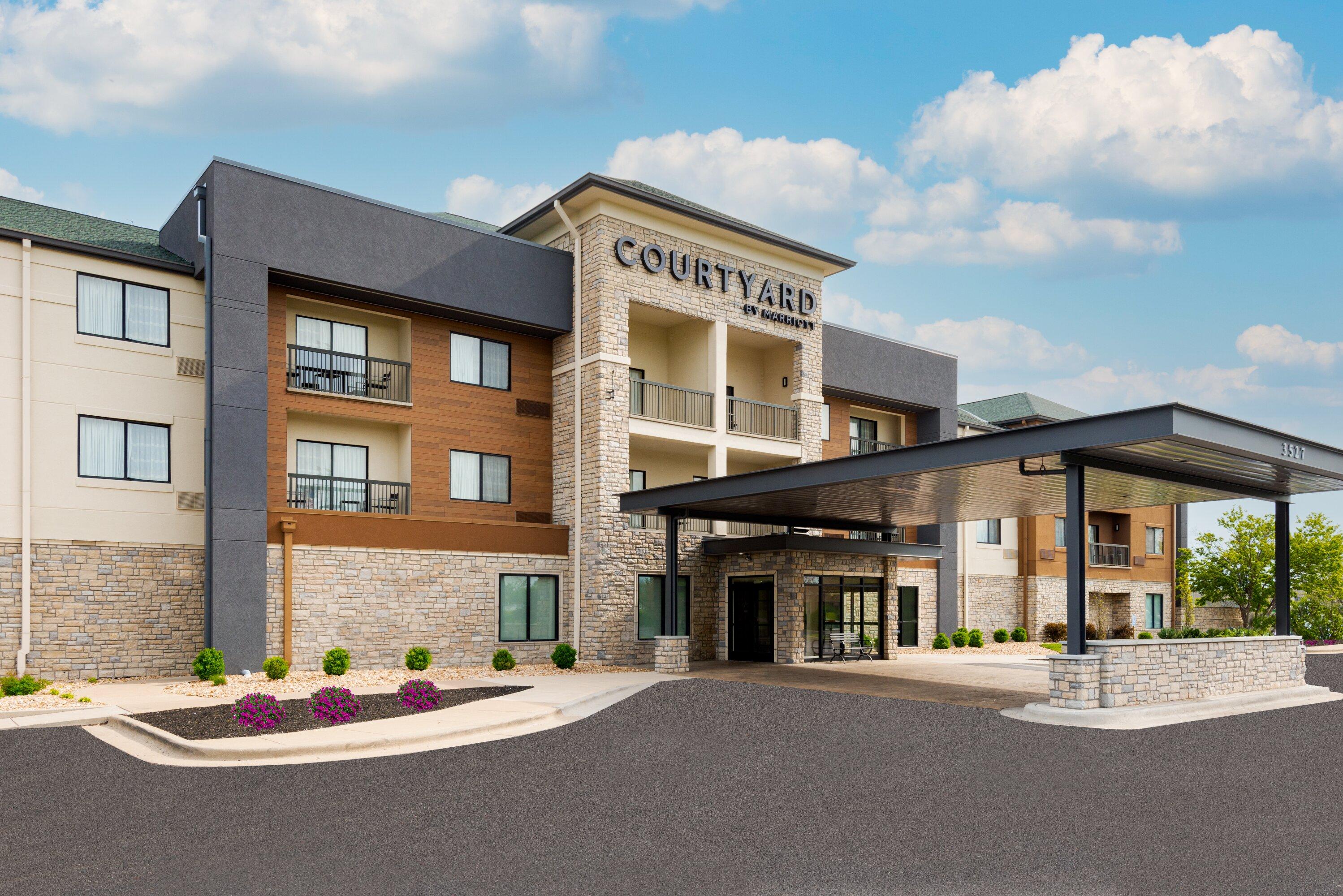 Courtyard By Marriott Springfield Airport