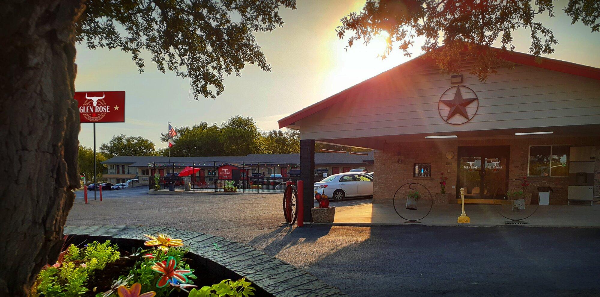 Glen Rose Inn & Suites