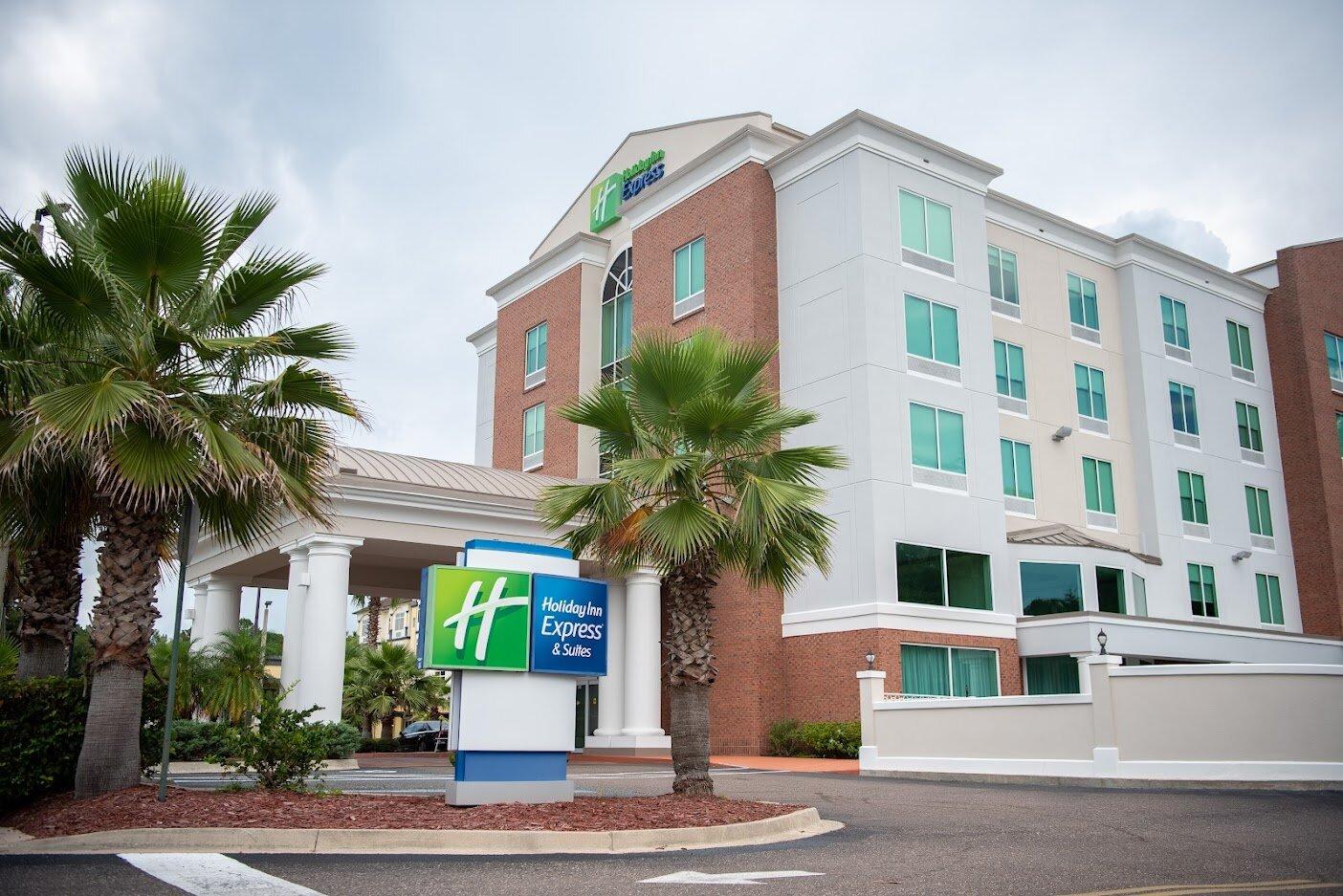 Holiday Inn Express & Suites Chaffee-Jacksonville West, an IHG Hotel