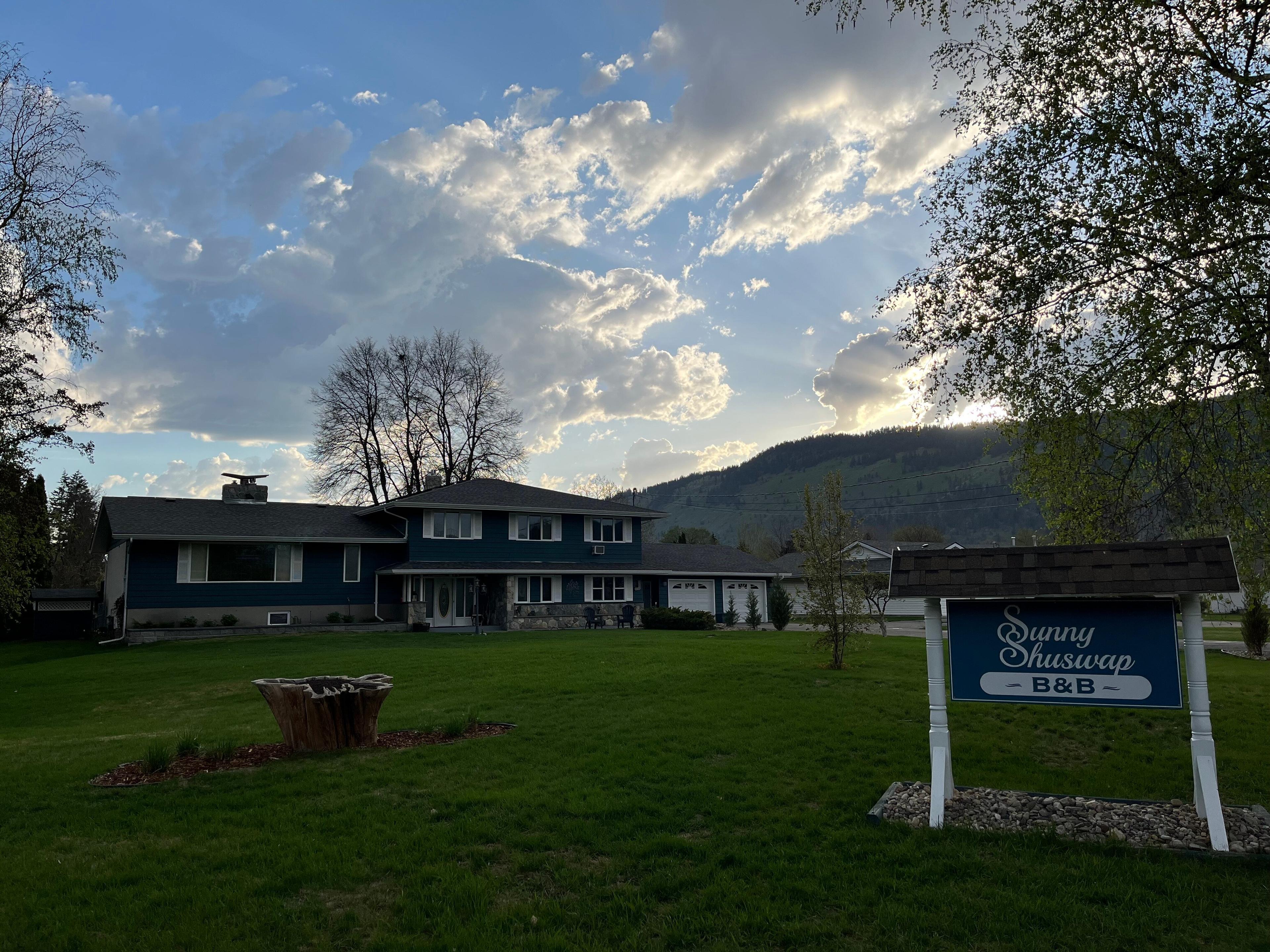 Sunny Shuswap B&B