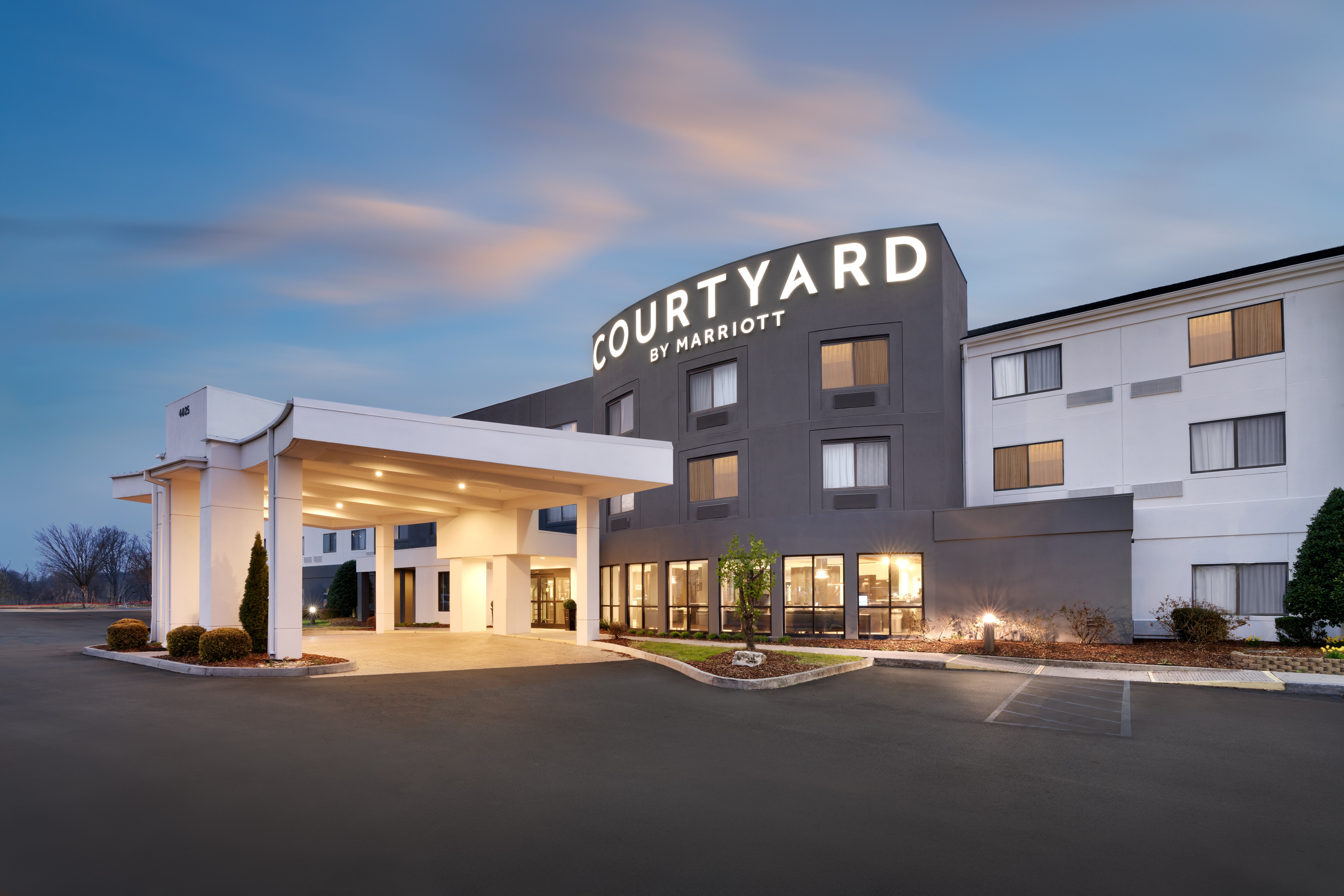 Courtyard By Marriott Johnson City