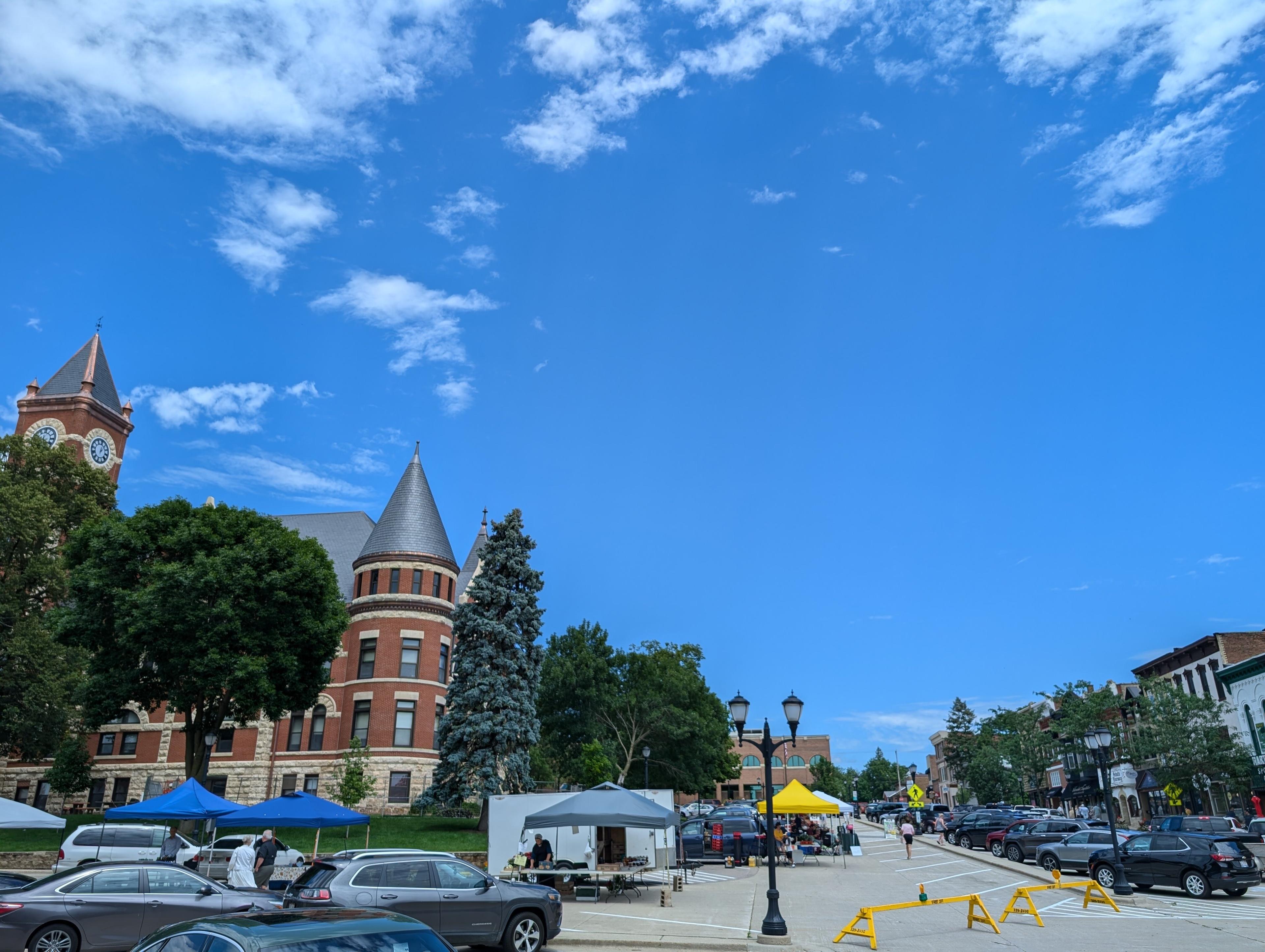 New Glarus Chamber of Commerce & Tourist Information