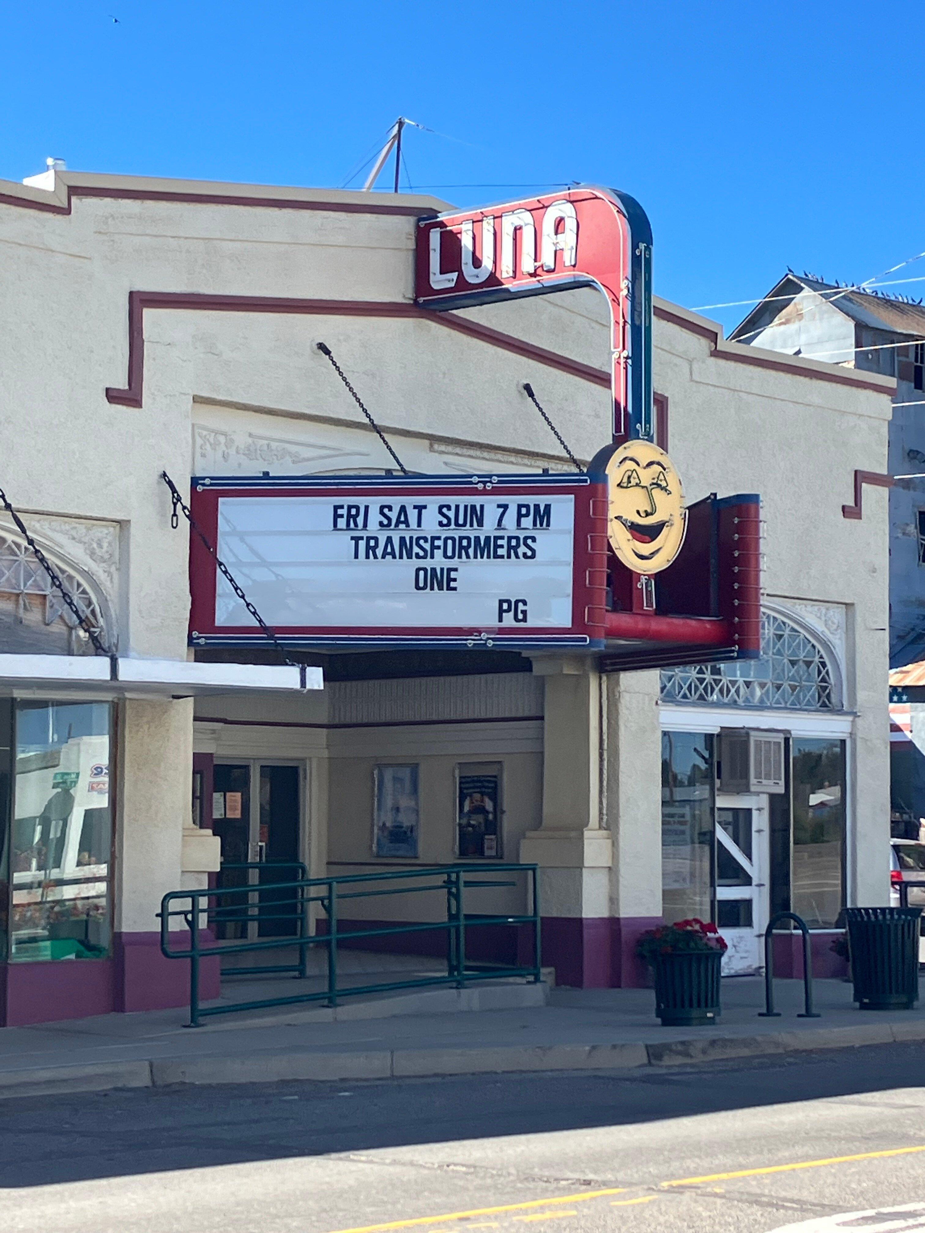 Luna Theater