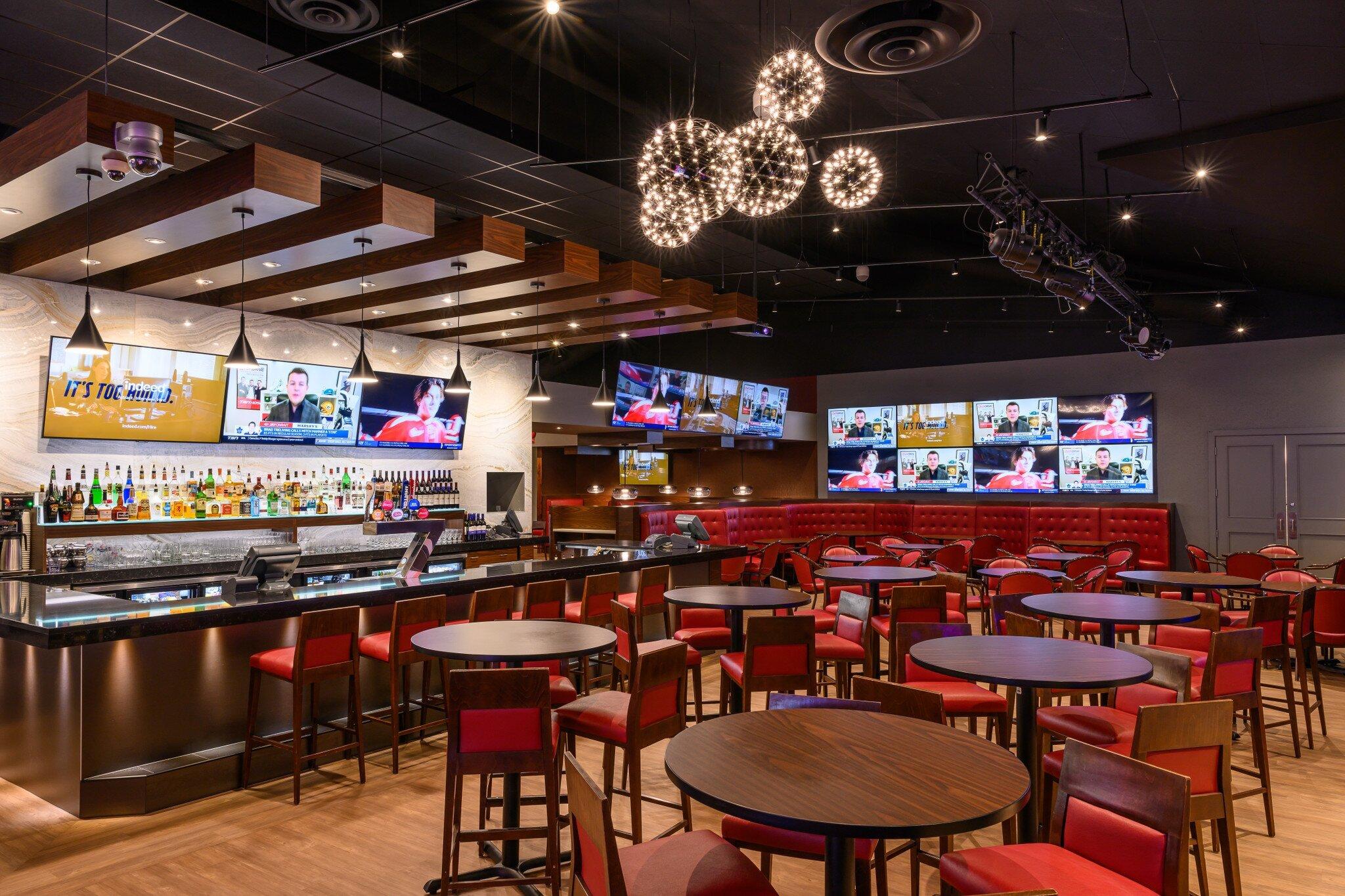 Vee Restaurant & Sports Lounge