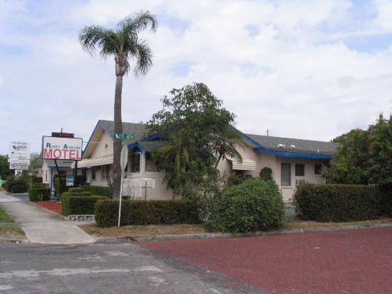 Rusty Anchor Motel