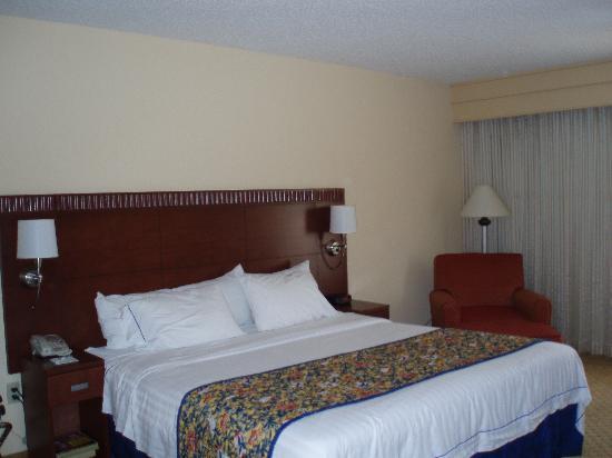 Courtyard By Marriott Houston-West University