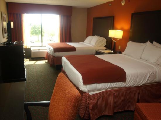 Holiday Inn Express & Suites Tyler South, an IHG Hotel