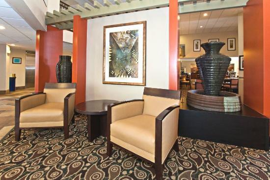 Holiday Inn Express & Suites Scottsdale - Old Town, an IHG Hotel