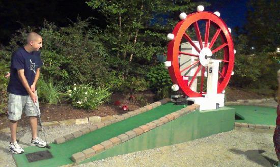 Kniess Miniature Golf