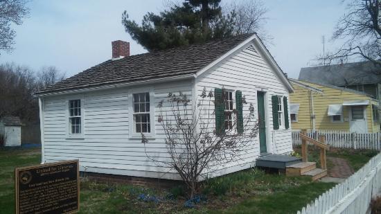 Sandburg Carl Birthplace