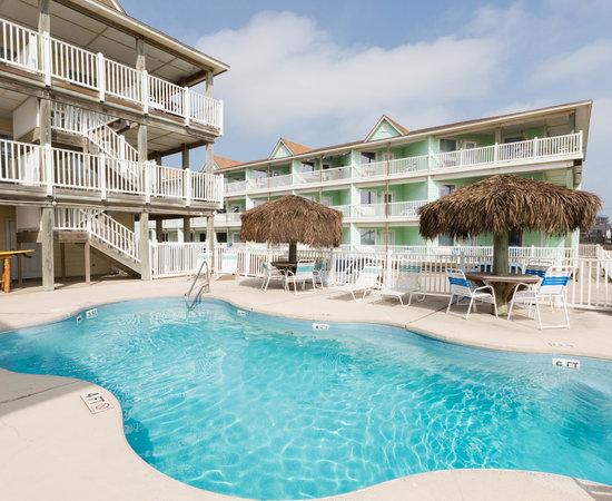 Beachgate Condo Suites & Motel