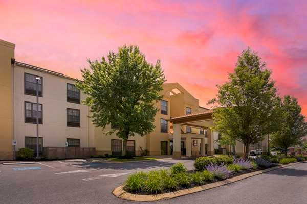 Comfort Suites near Penn State