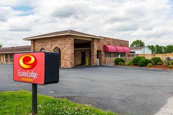 Econo Lodge & Suites